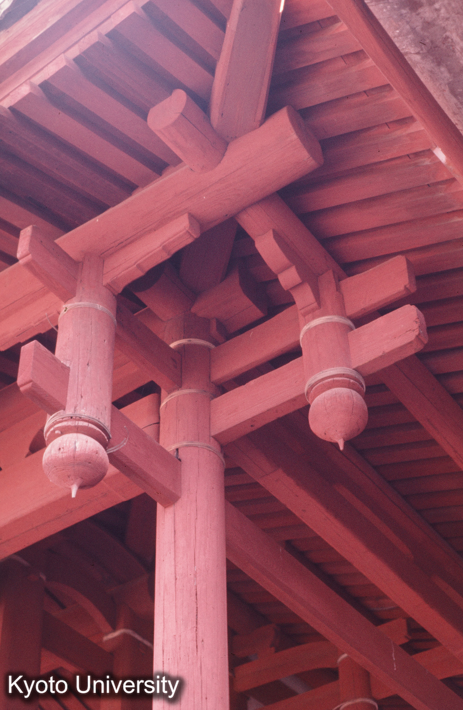 崇福寺大雄宝殿 隅垂柱 (1)