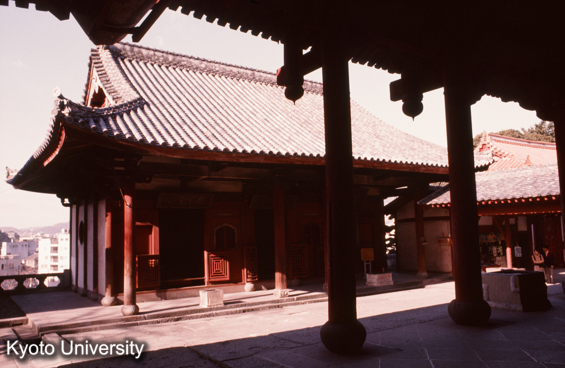 崇福寺護法堂 正側面 (1)