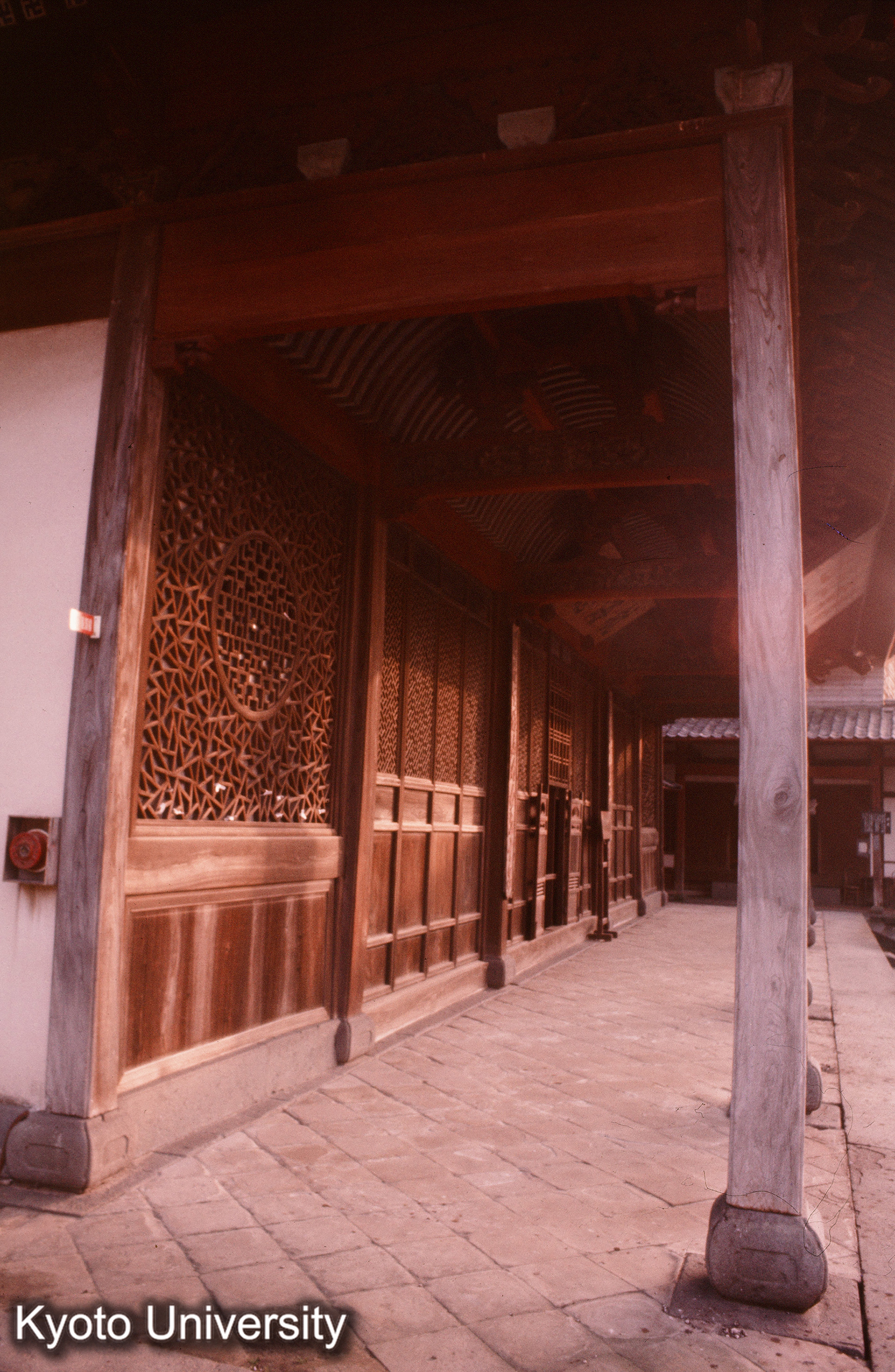 興福寺大雄宝殿 前面走廊 (1)