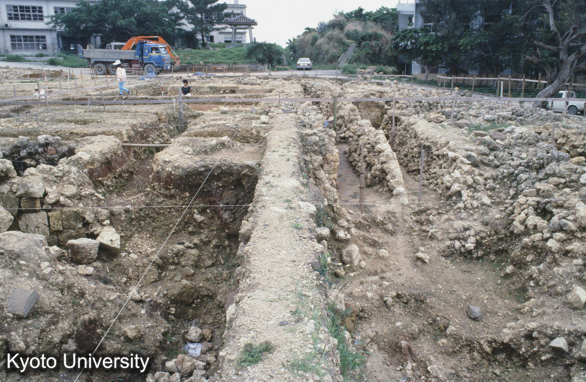 6_首里城正殿 発掘現場 (1)