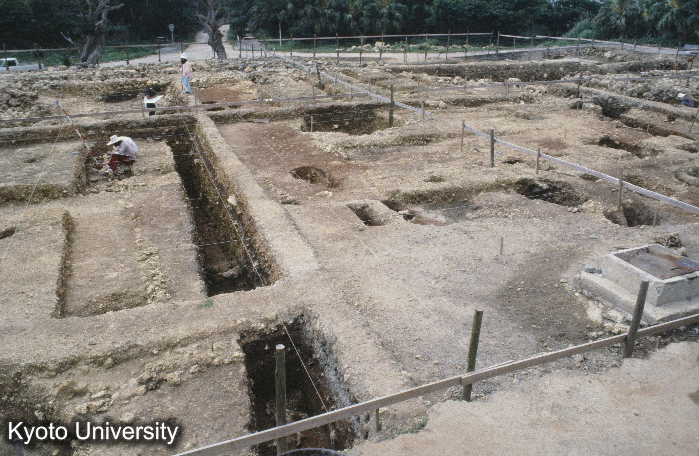 14_首里城正殿 背面側より前面を臨む (1)