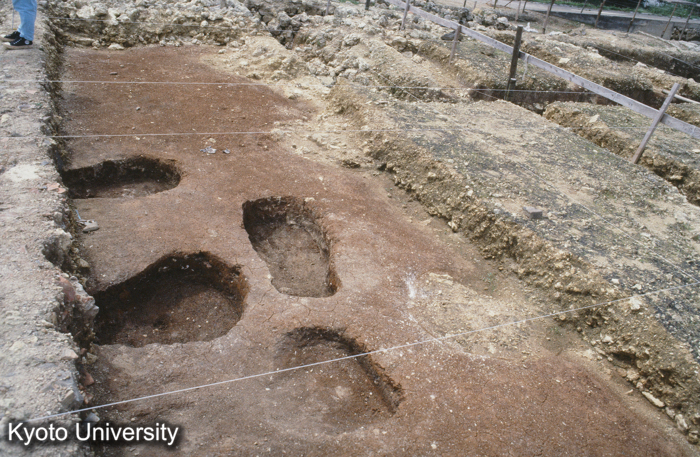 15_首里城正殿 Ⅱ期柱礎アト (1)