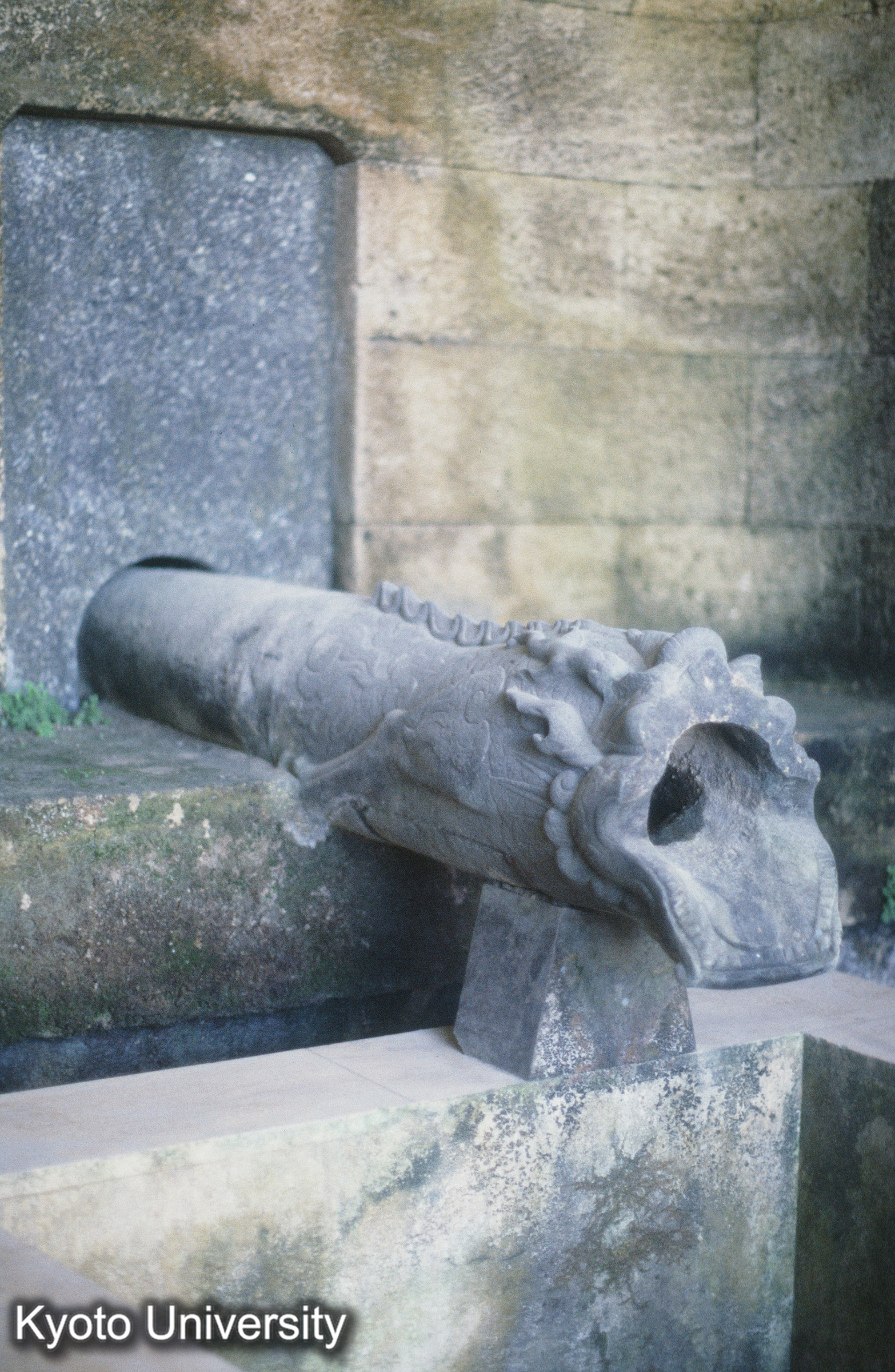 19_首里城正殿 龍首（水渠） (1)