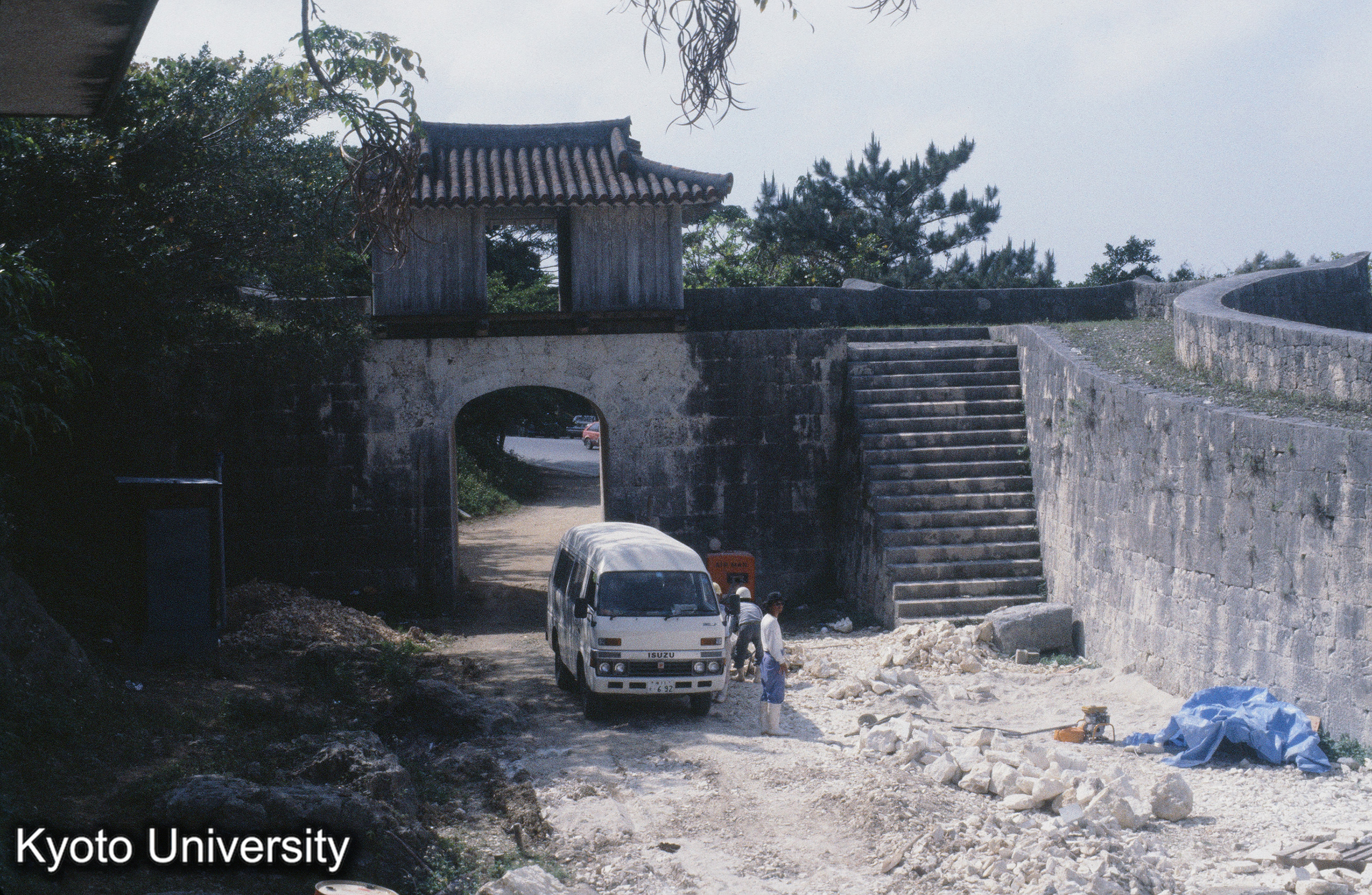 21_首里城歓会門 (1)
