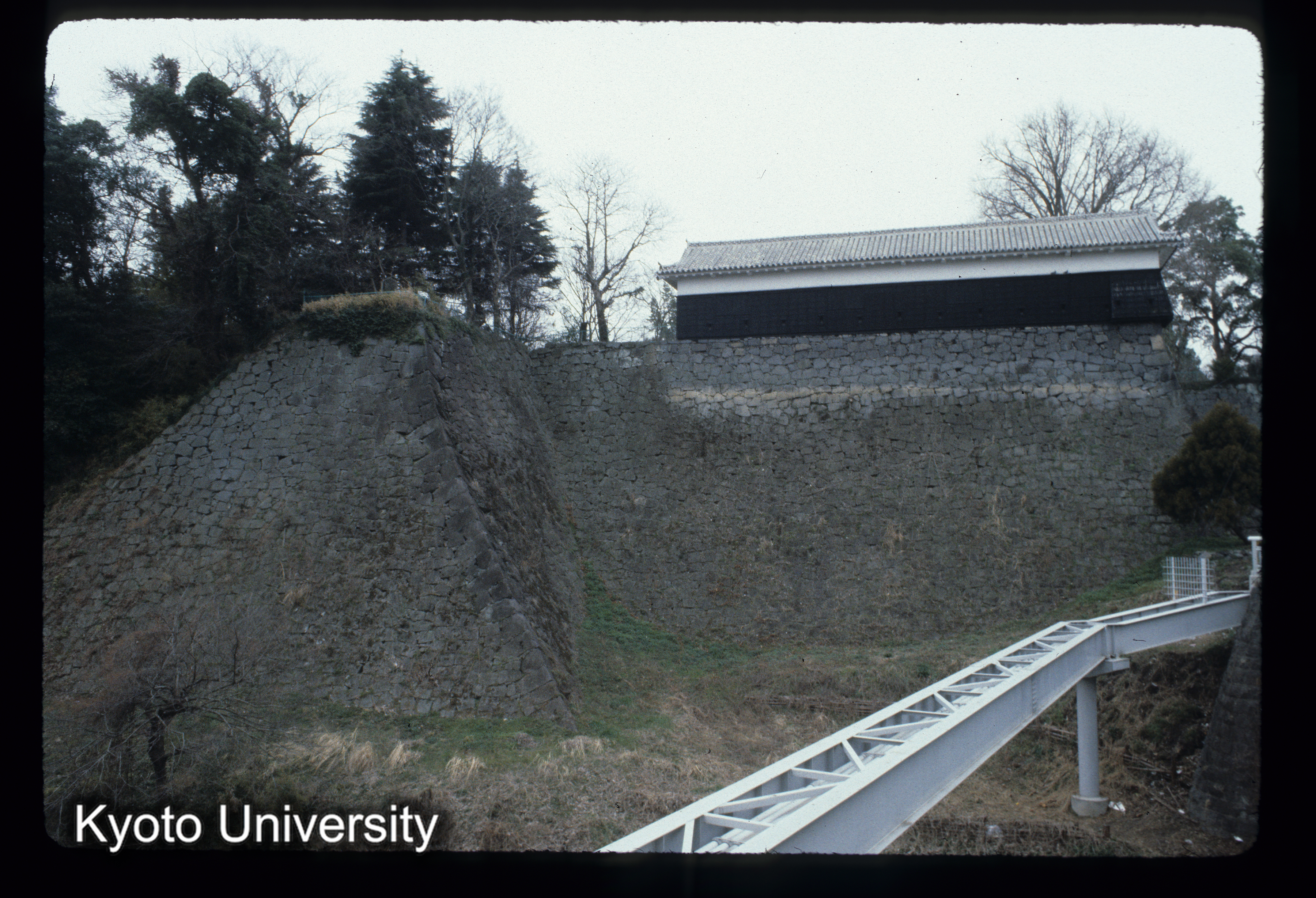 ［スライド］ (1)