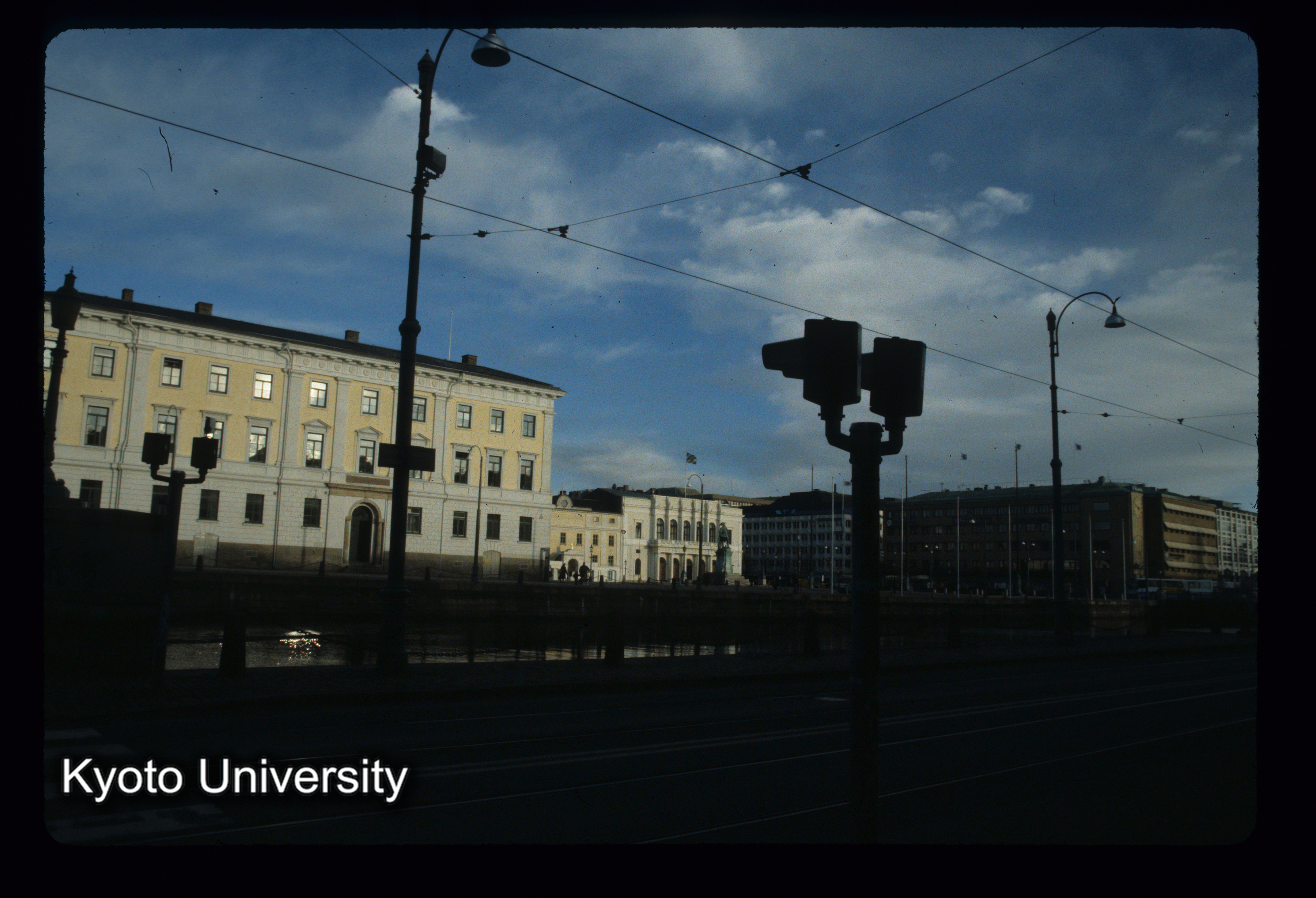 ［スライド］ (1)