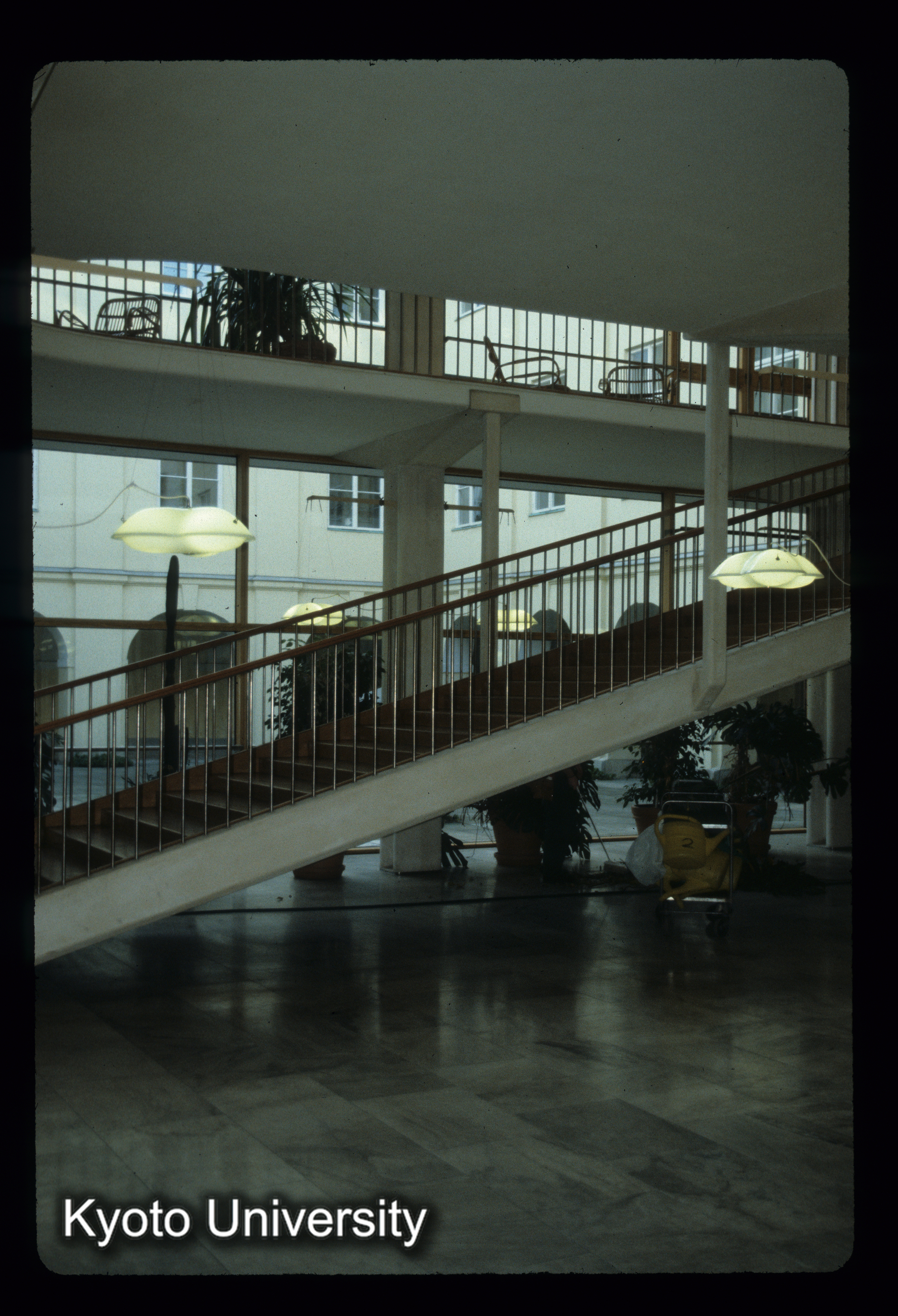 ［スライド］ (1)