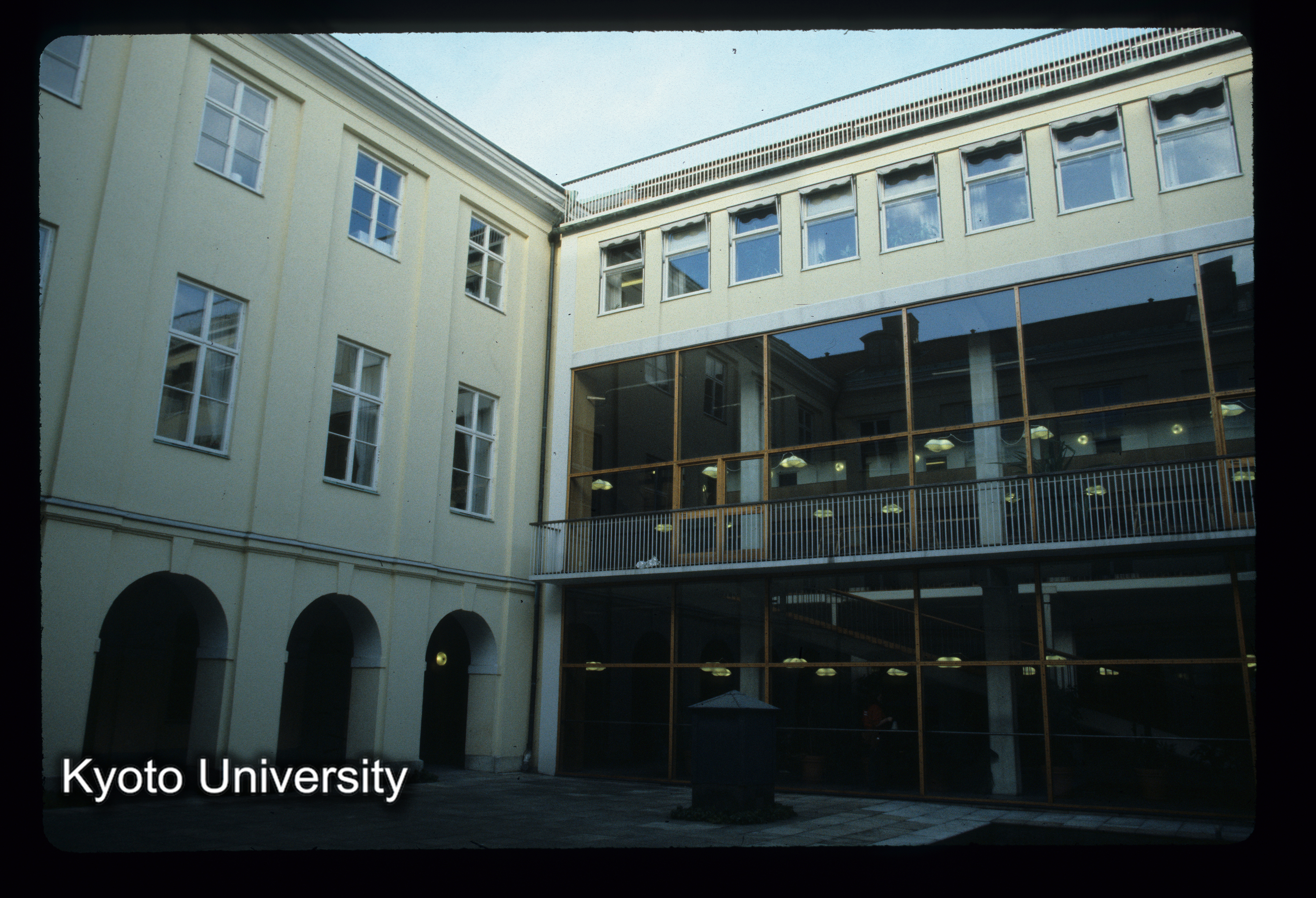 ［スライド］ (1)