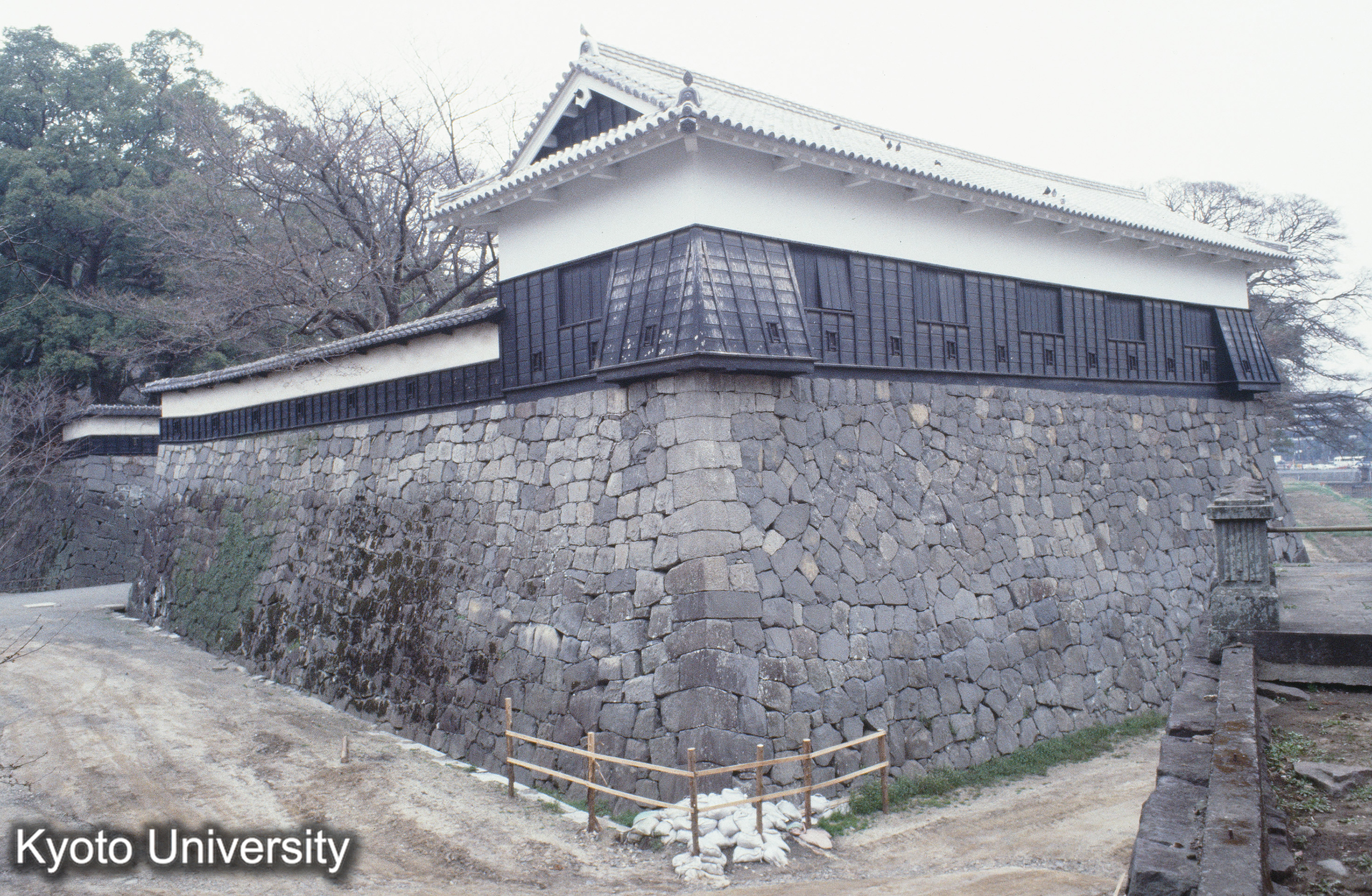 ［スライド］ (1)