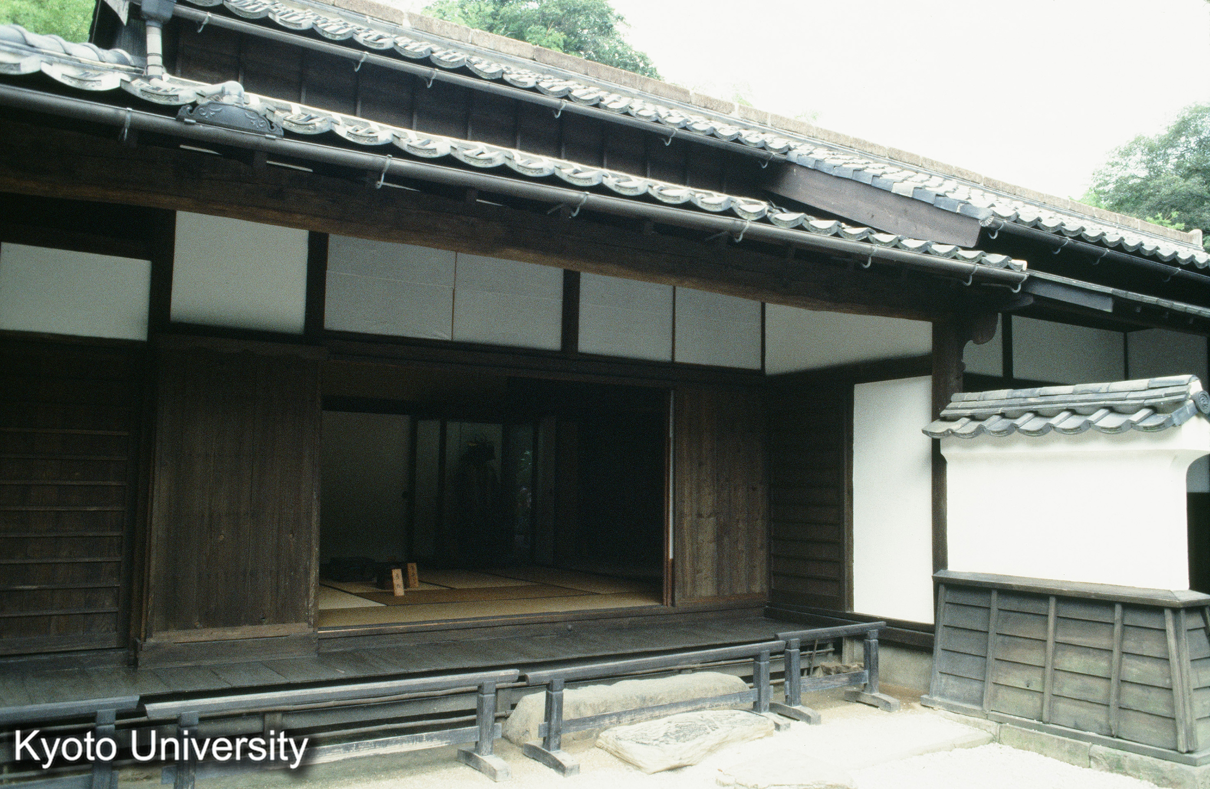 ［スライド］ (1)