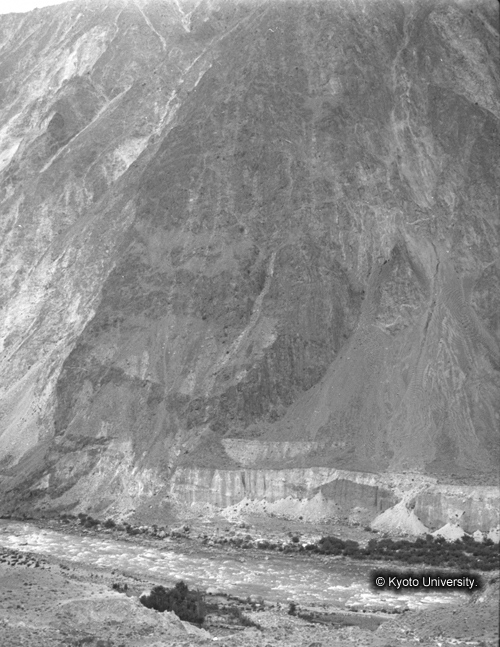 ヒンズークシ地域撮影フィルム : F-46-7 (1)