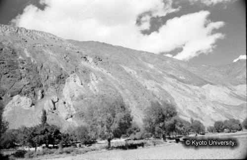 ヒンズークシ地域撮影フィルム : LF-11-12 (1)