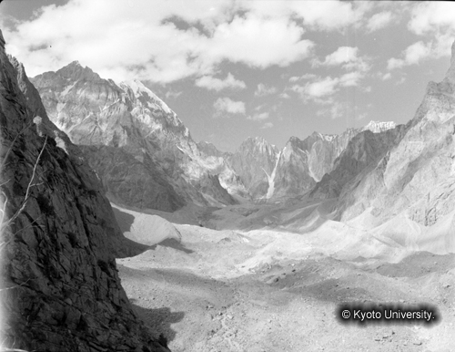 ヒンズークシ地域撮影フィルム : F-16-9 (1)