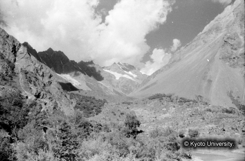 ヒンズークシ地域撮影フィルム : LF-3-9 (1)