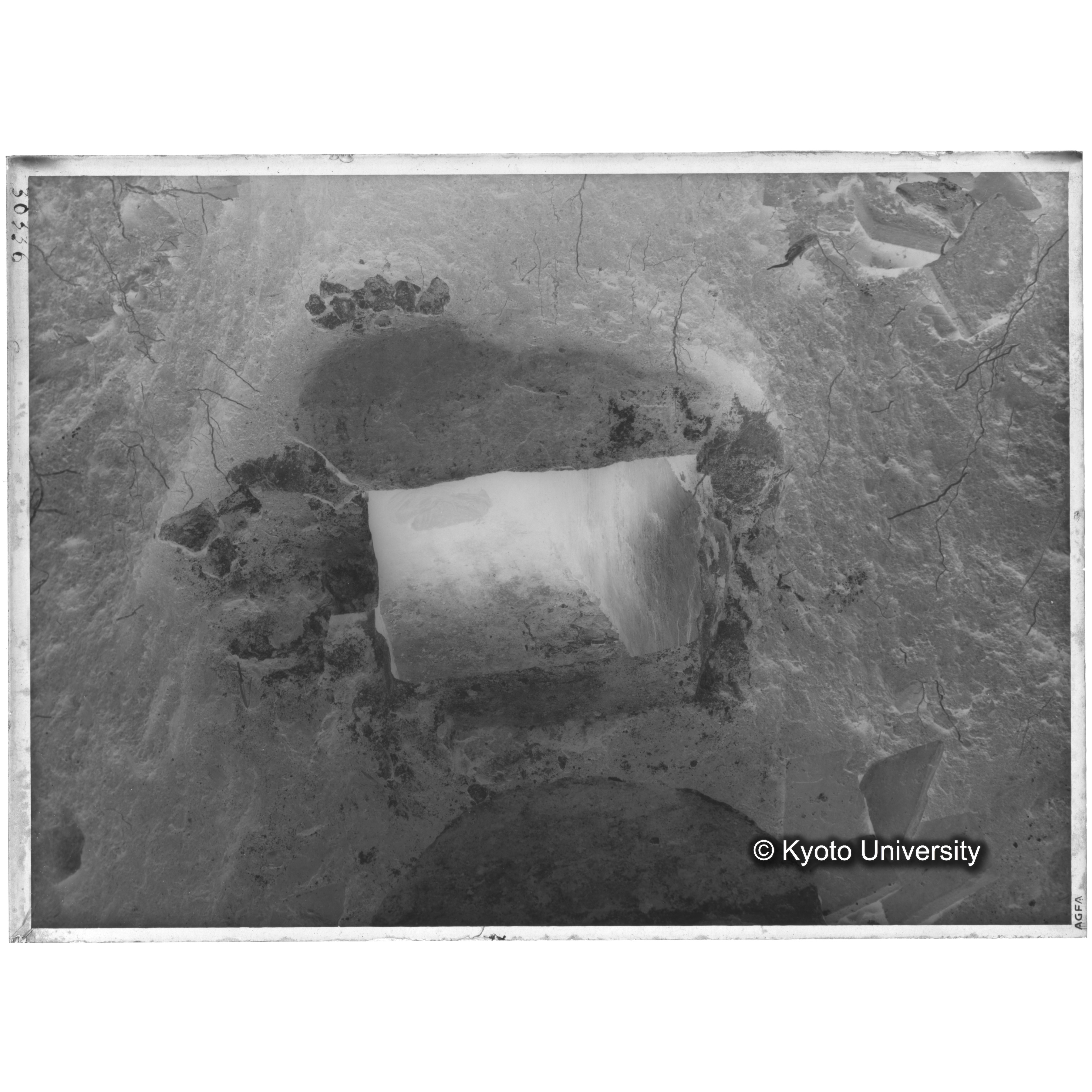 [写真内容] 石室北側状景 (2)