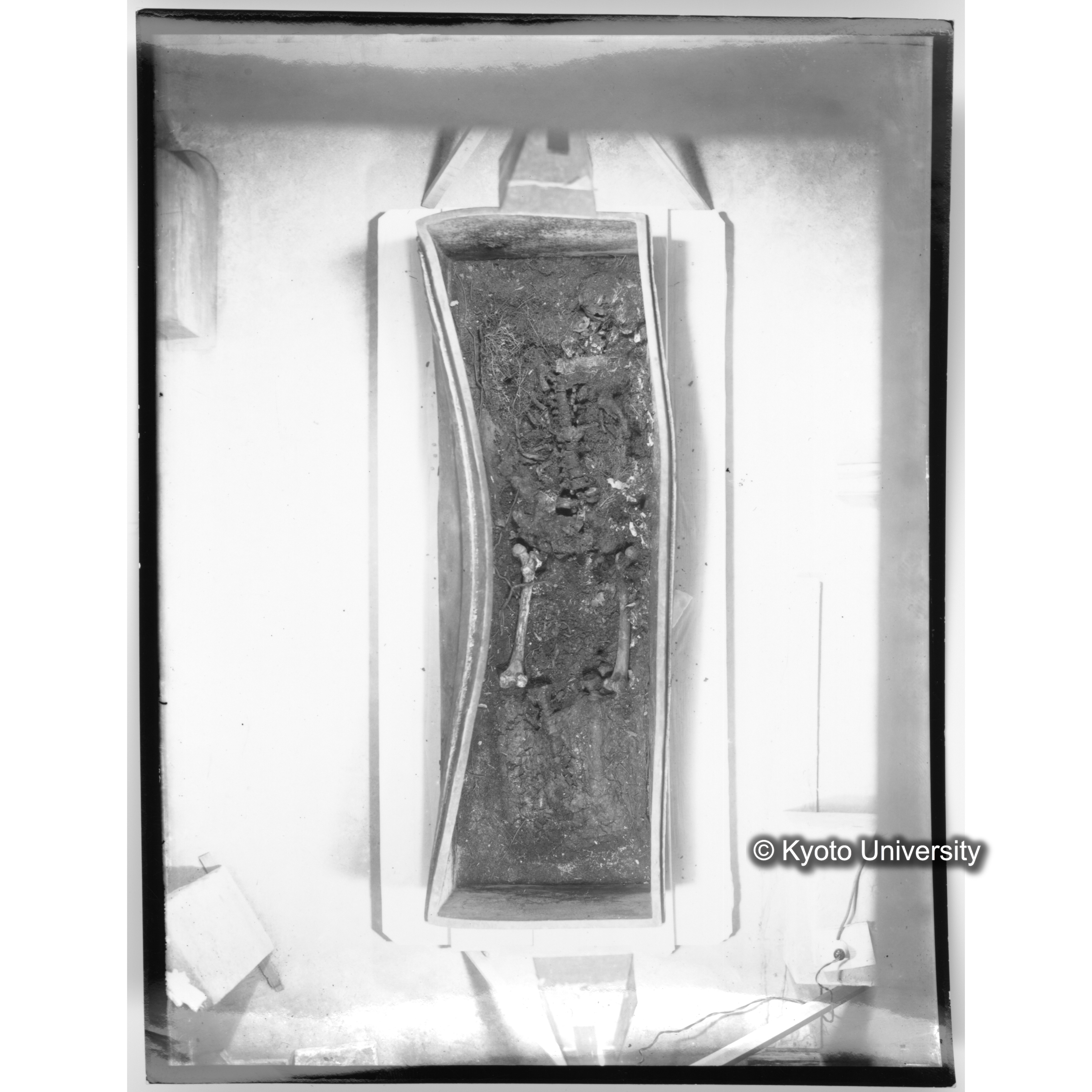 [プリント] 夾紵棺身（棺内被葬者実体） (1)