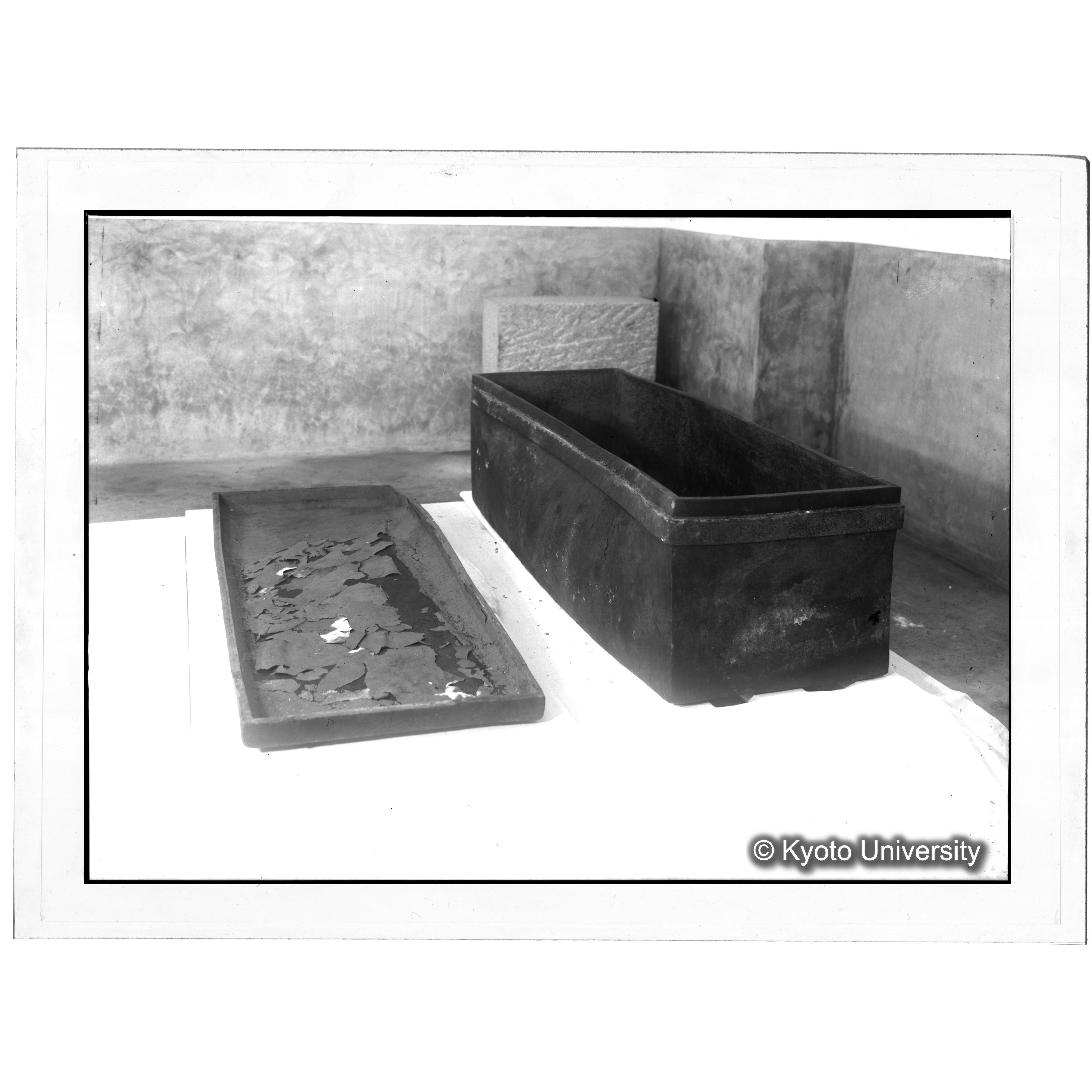 [写真内容] 夾紵棺（蓋と身） (1)