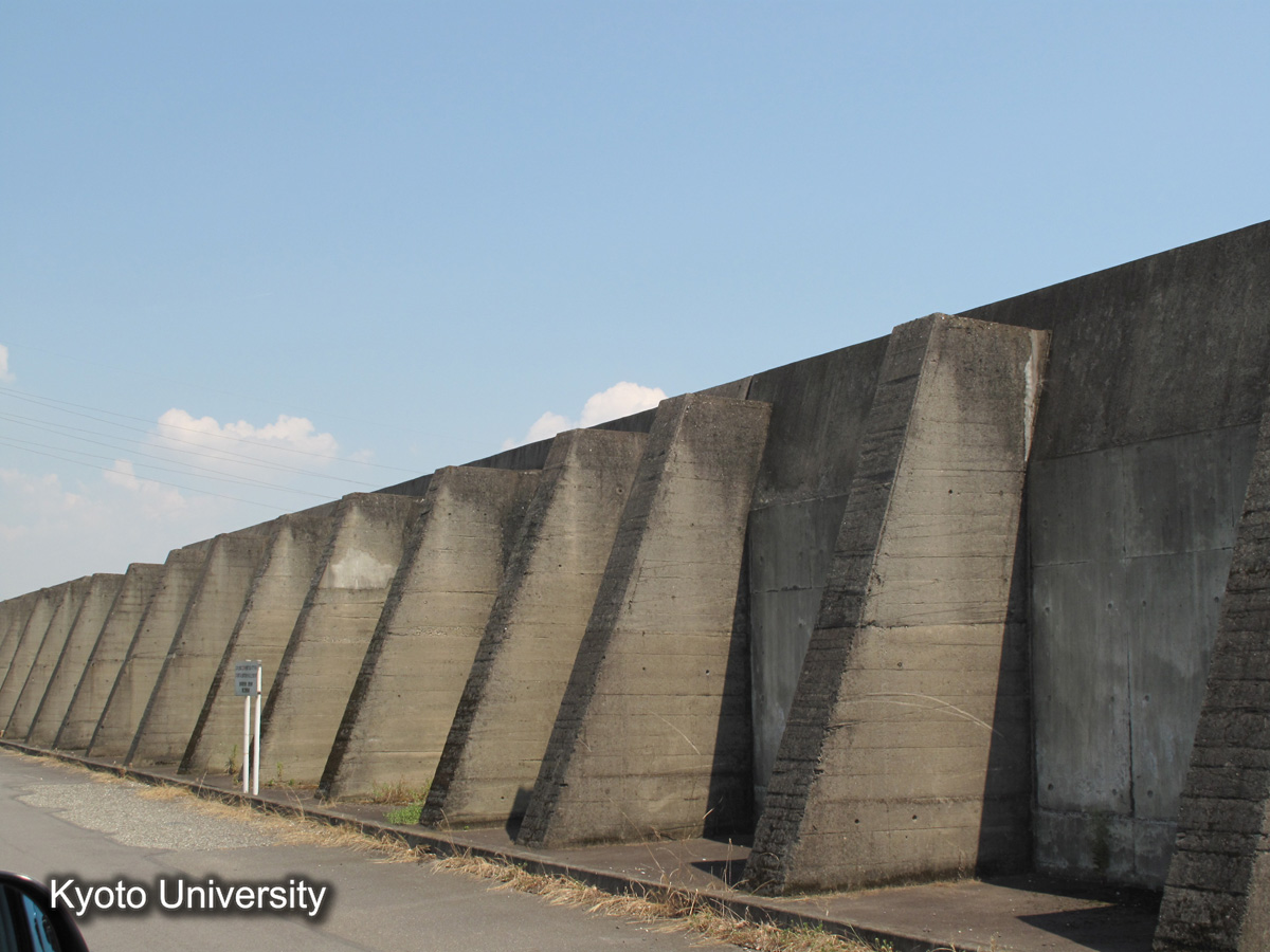 鍋田干拓内湧港付近（2010） (1)