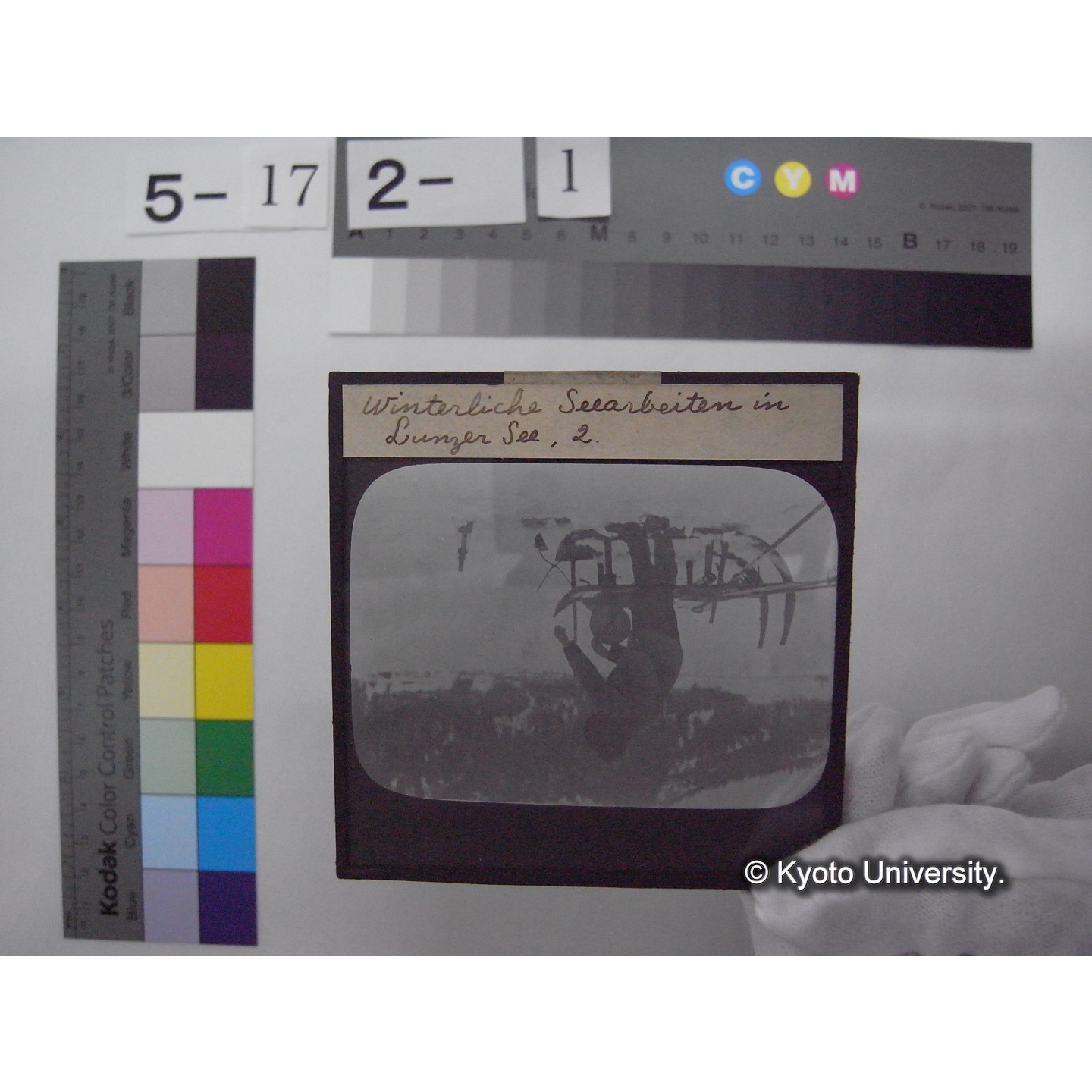 スライド(ガラス種板): S20 Winter Seearbeiten in Lugzer see, 2. Bodengreifer vom Eis des Untersee. (1)