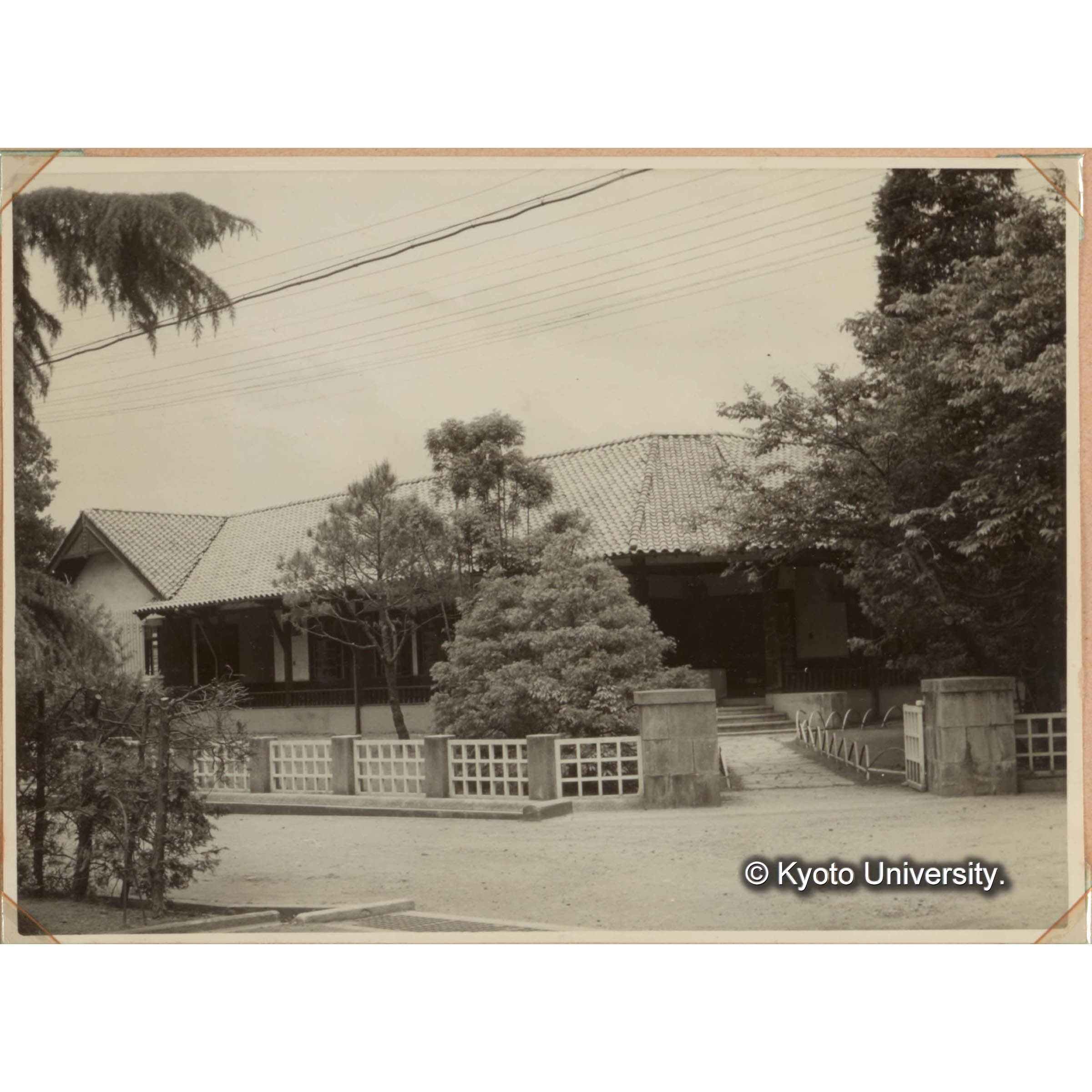 演習林本部正面 (1)