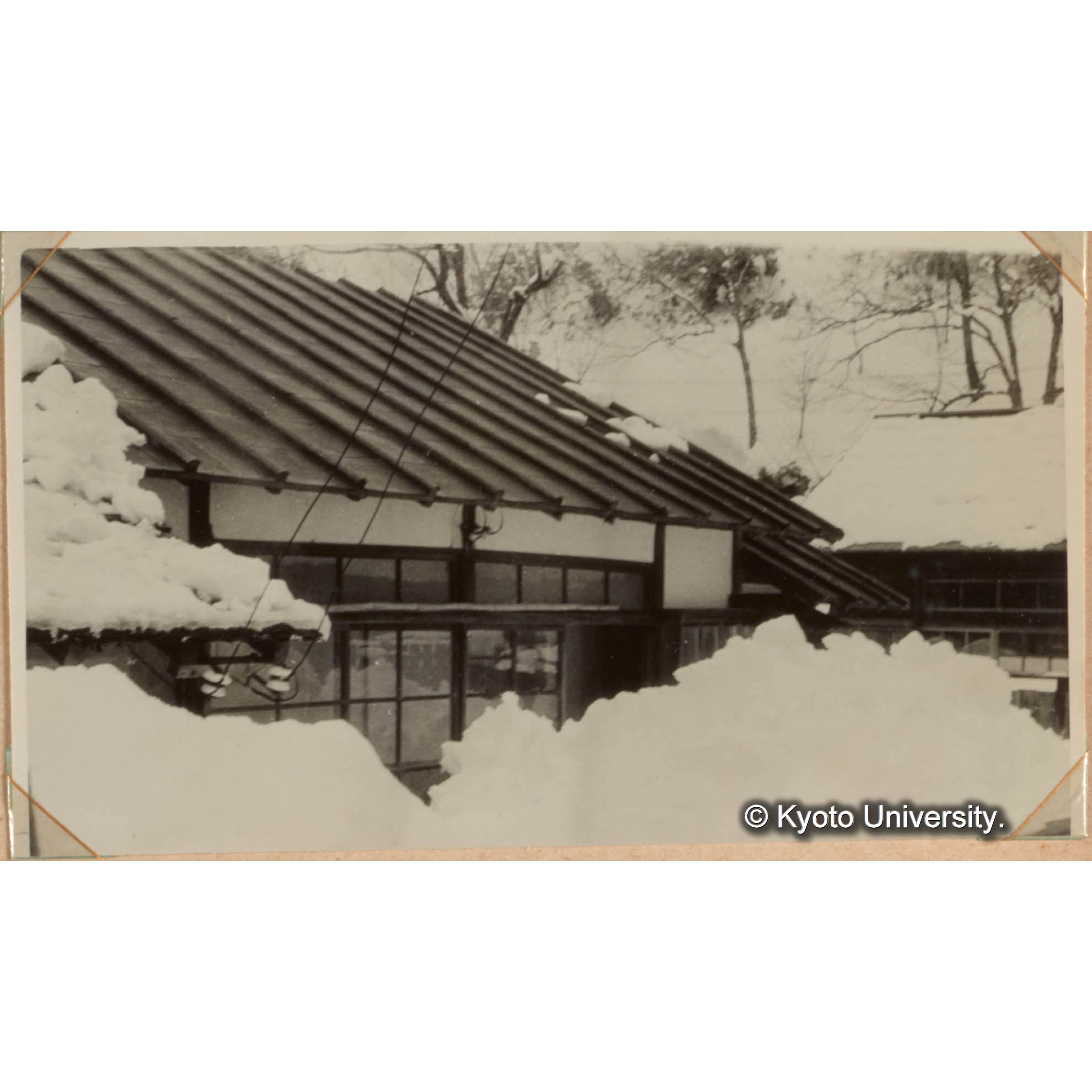 〔教官宿舎・冬の積雪〕 (1)