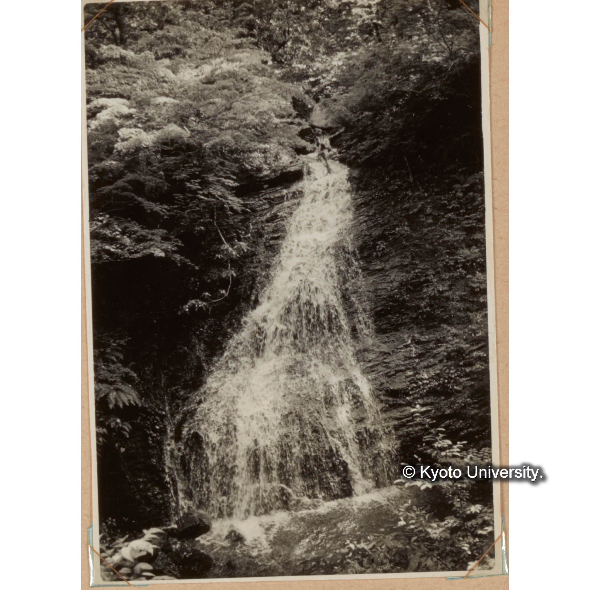 欅坂下のホオノ谷の瀧 (1)