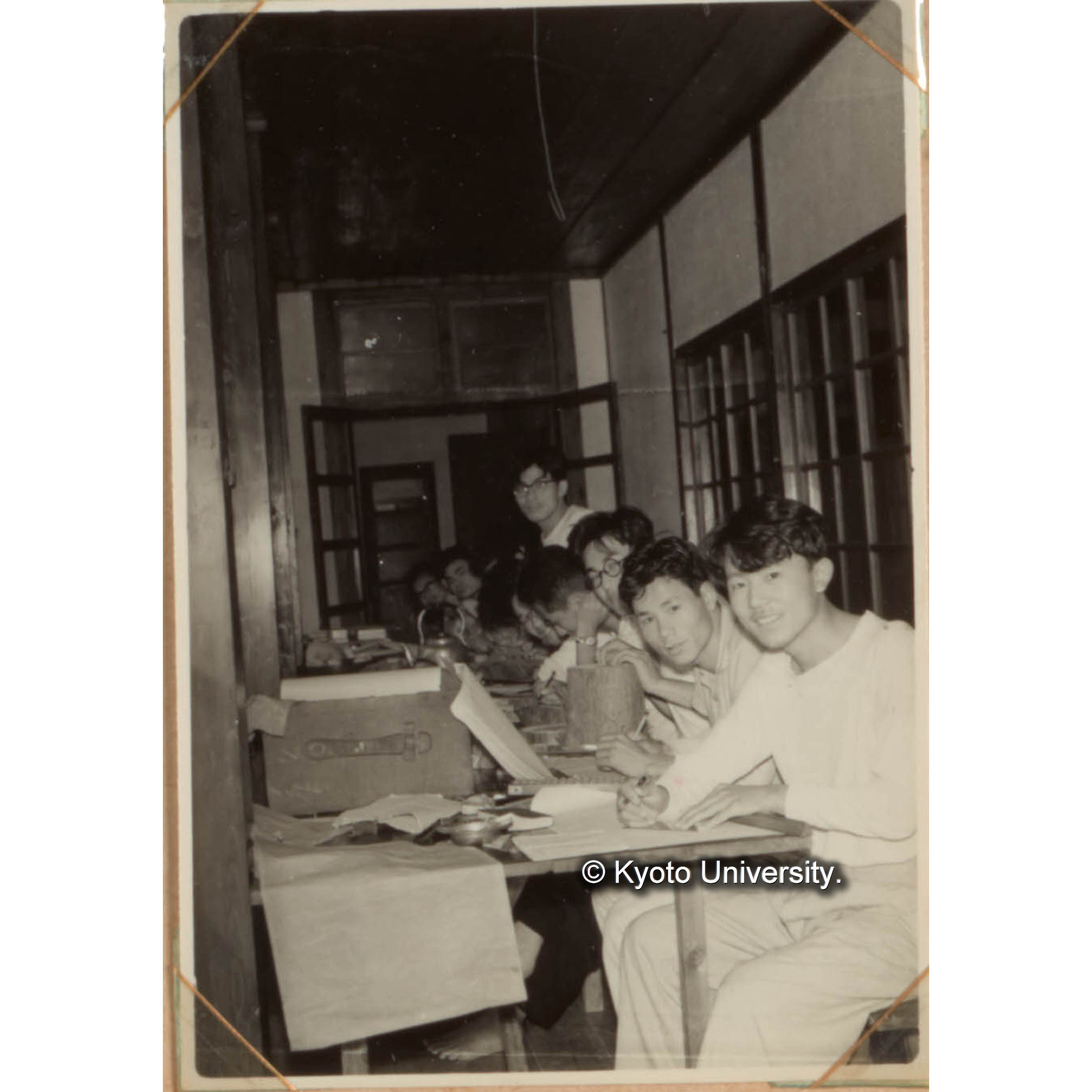 学生の実習　造林、経理、測樹、運材などの実習にたえず利用される（長治谷作業所）　実習の内業 (1)