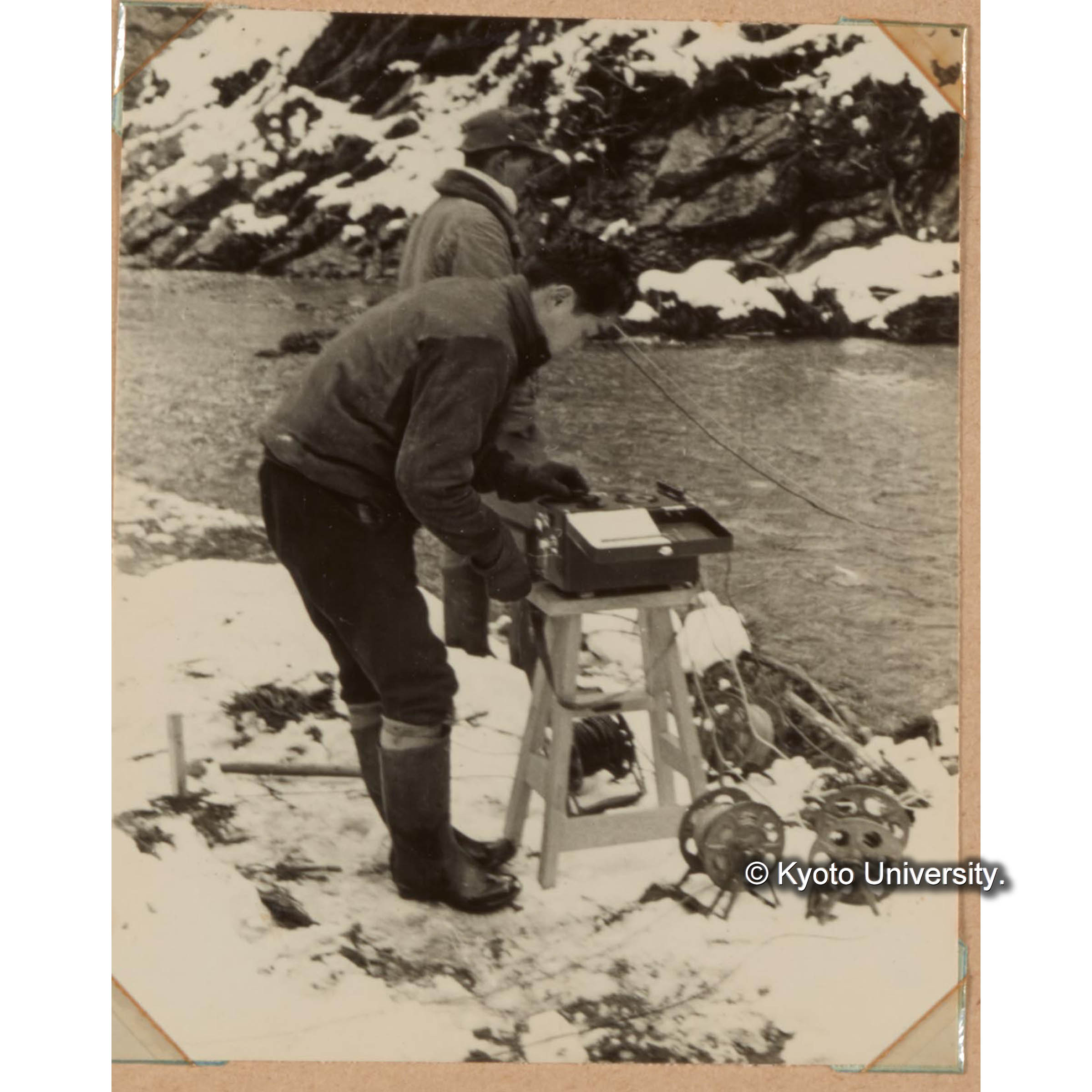 電探応用堰堤の基盤調査 (1)