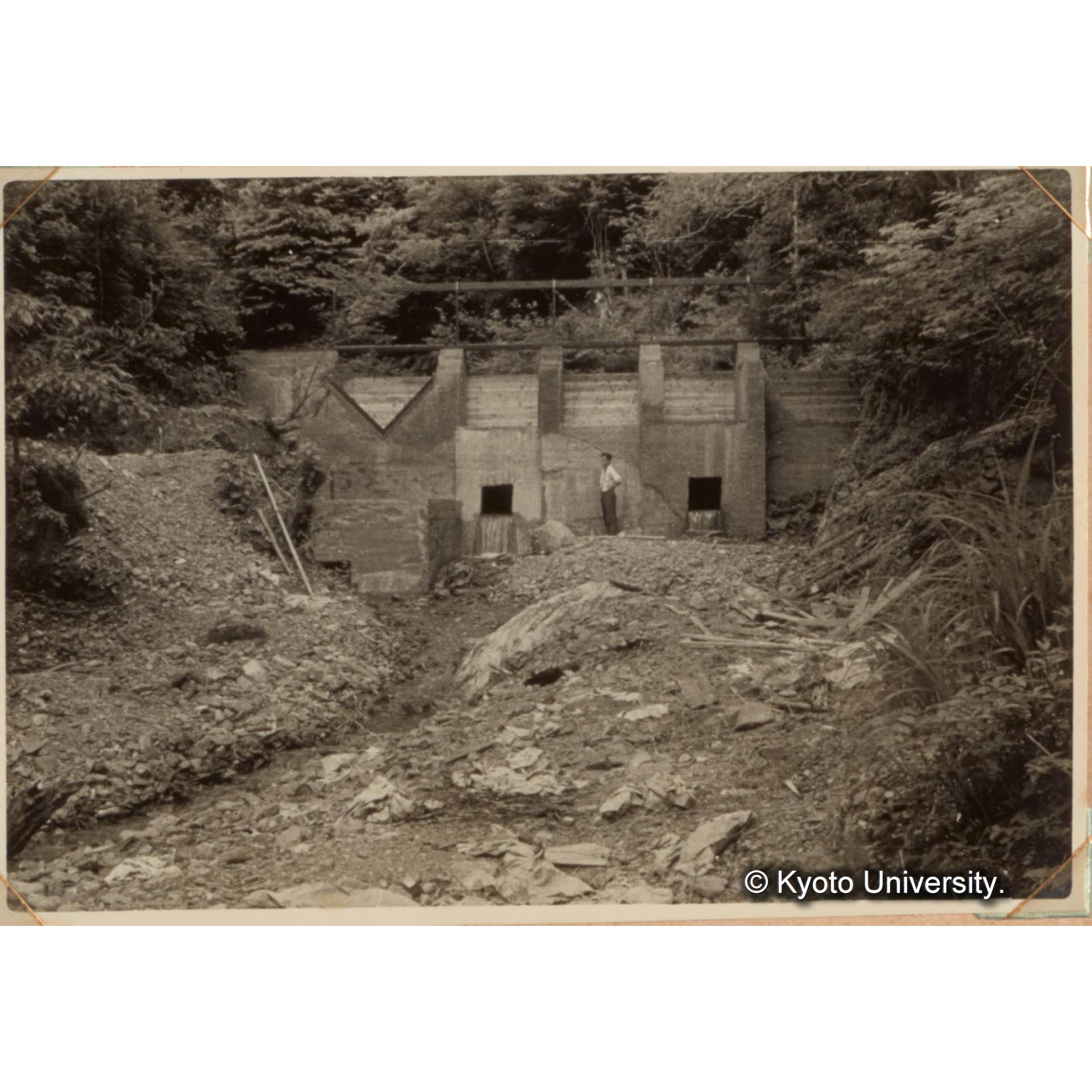 赤崎谷の量水堰堤 (1)