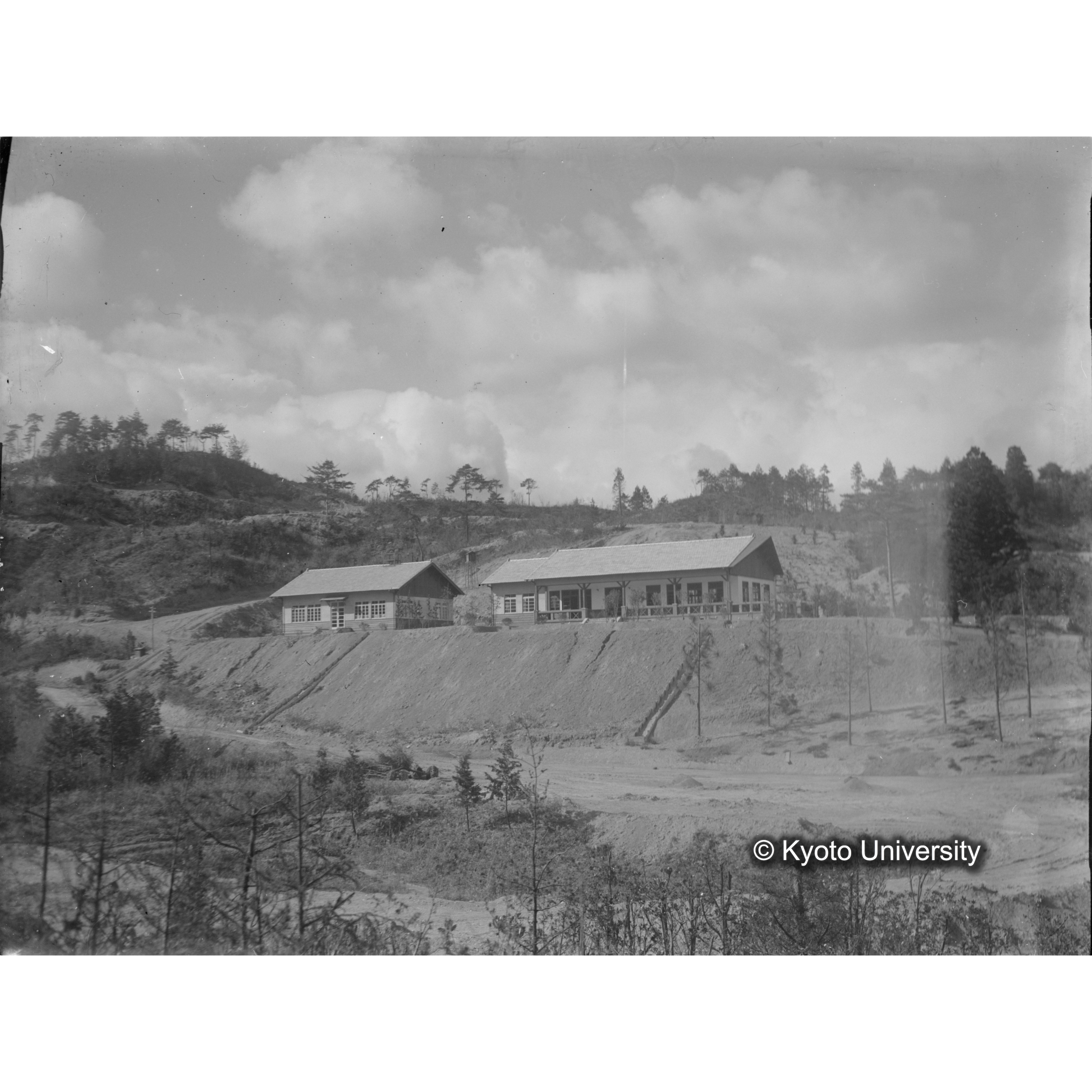 〔建設直後の研究室付近景観〕 (1)