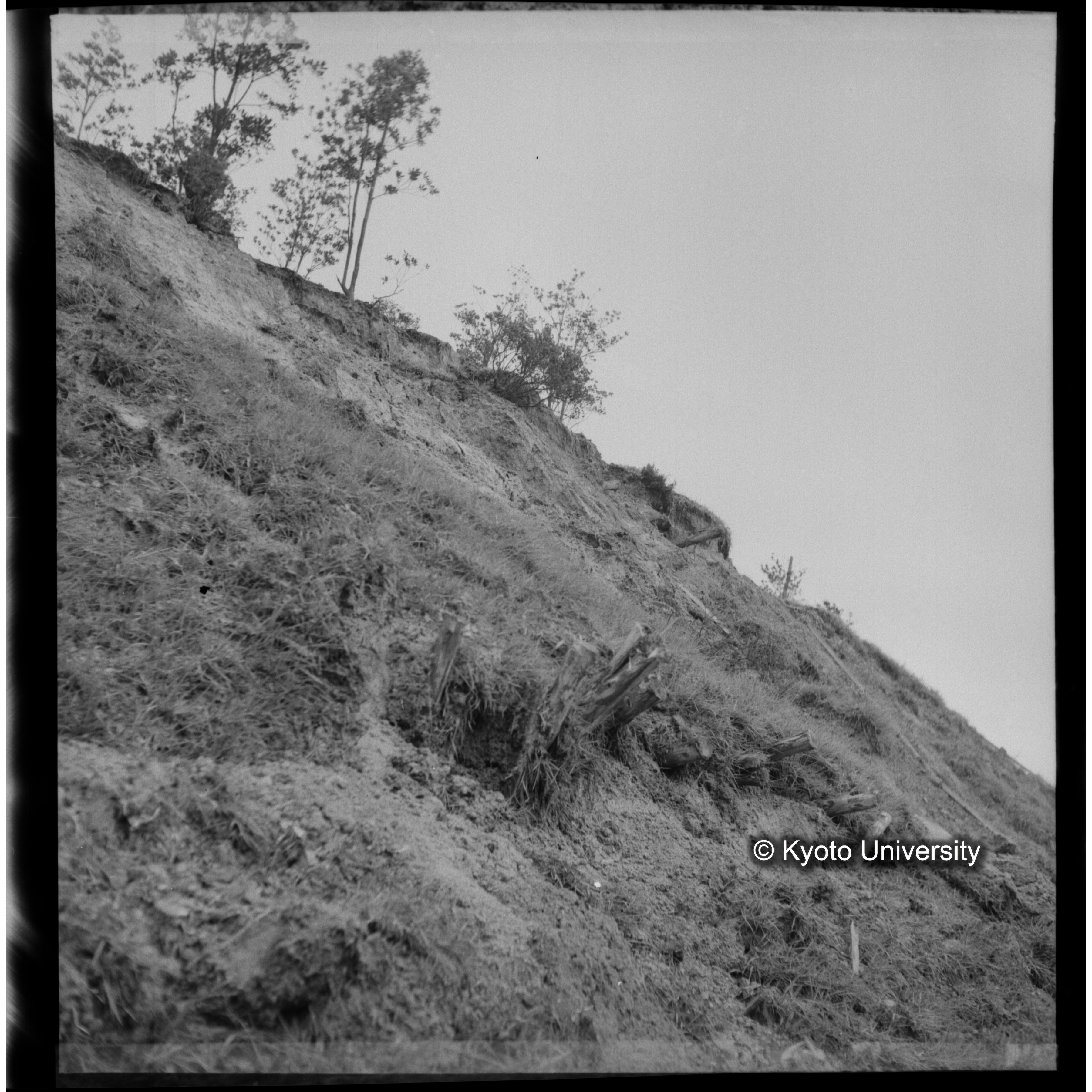 〔豪雨被害状況写真〕 (1)