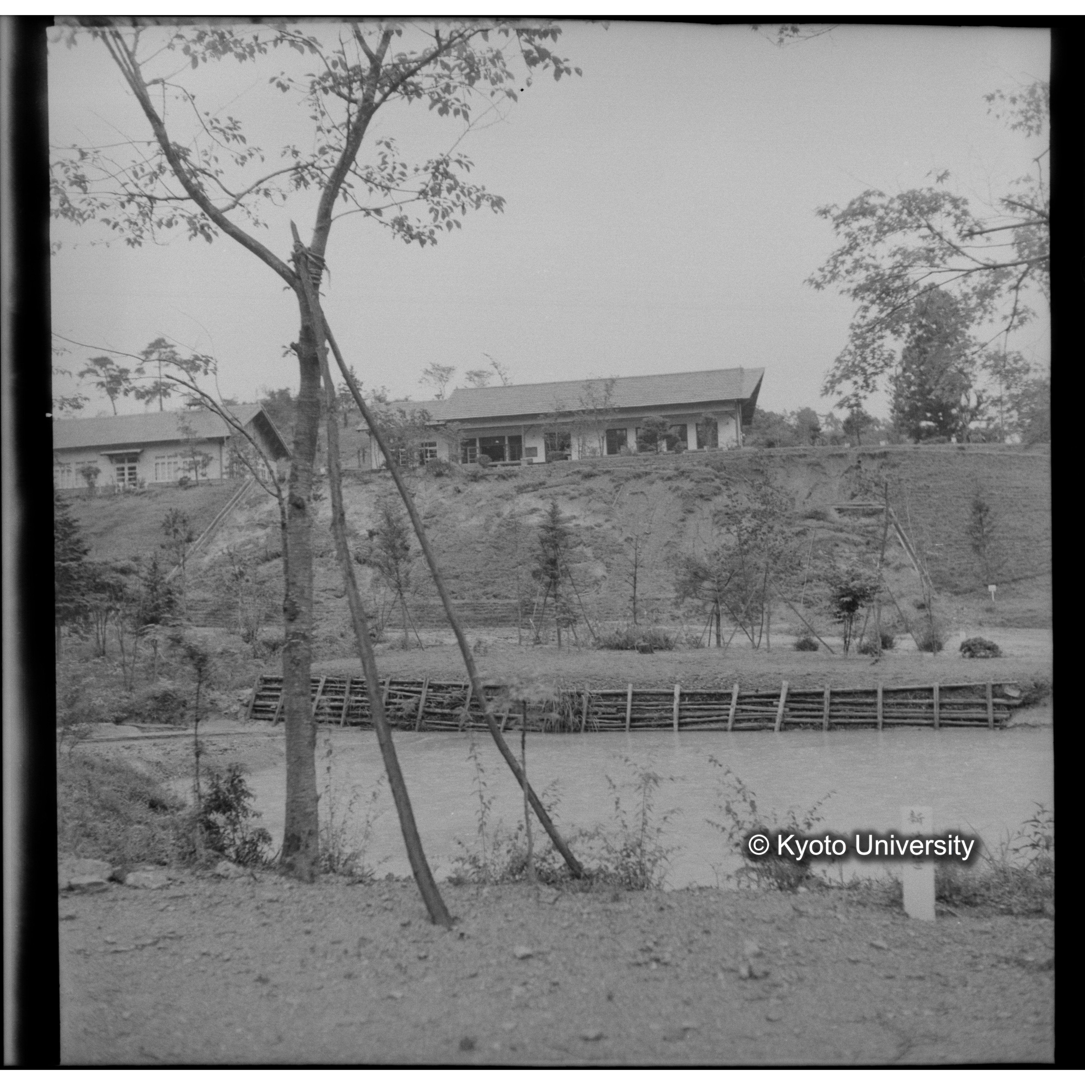 〔豪雨被害状況写真〕 (1)
