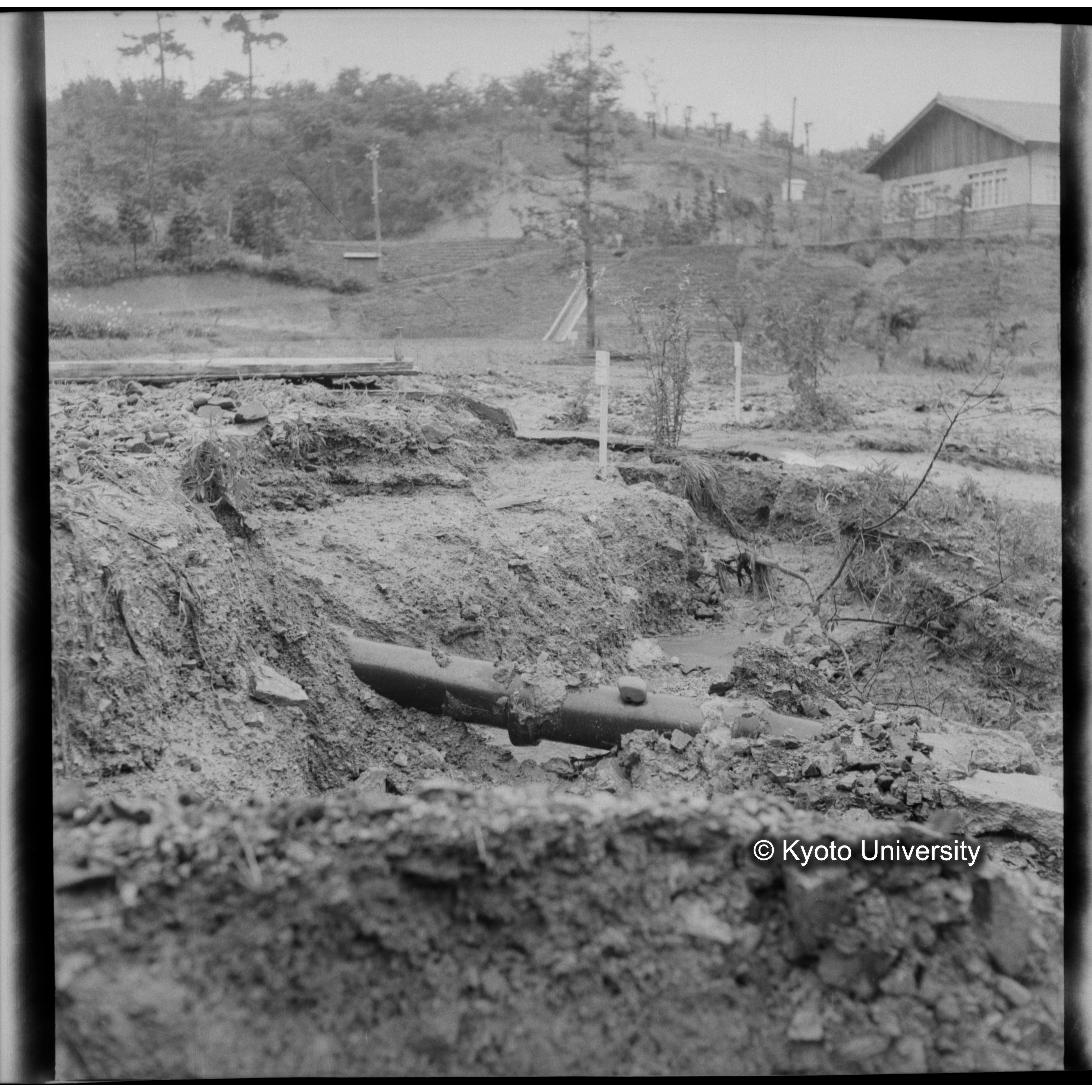 〔昭和26年度水害状況　貯水池の決壊〕 (1)