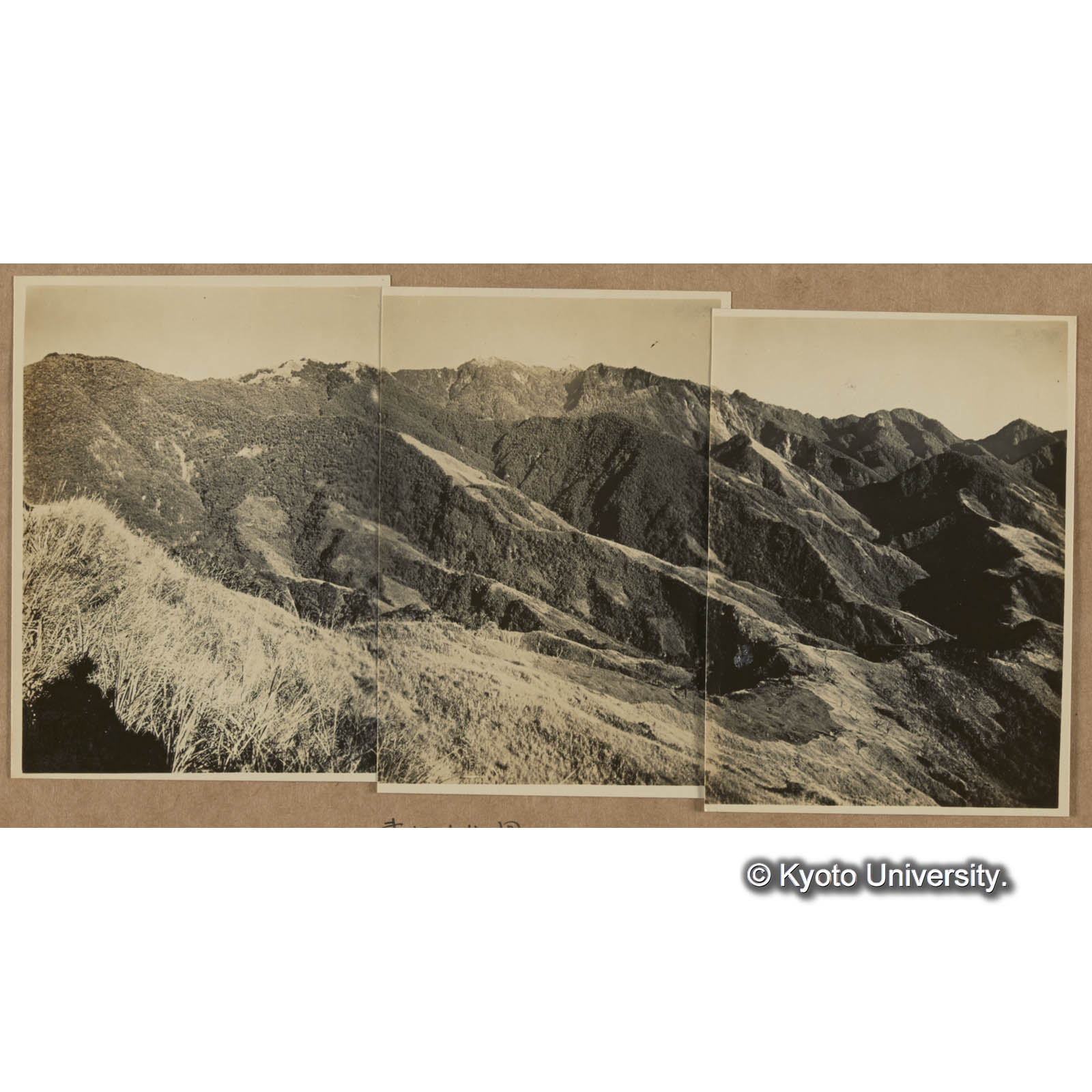 濁口渓の上流地方，中央最高峰は卑南主山，その左が石山，左端が渓南山である (1)