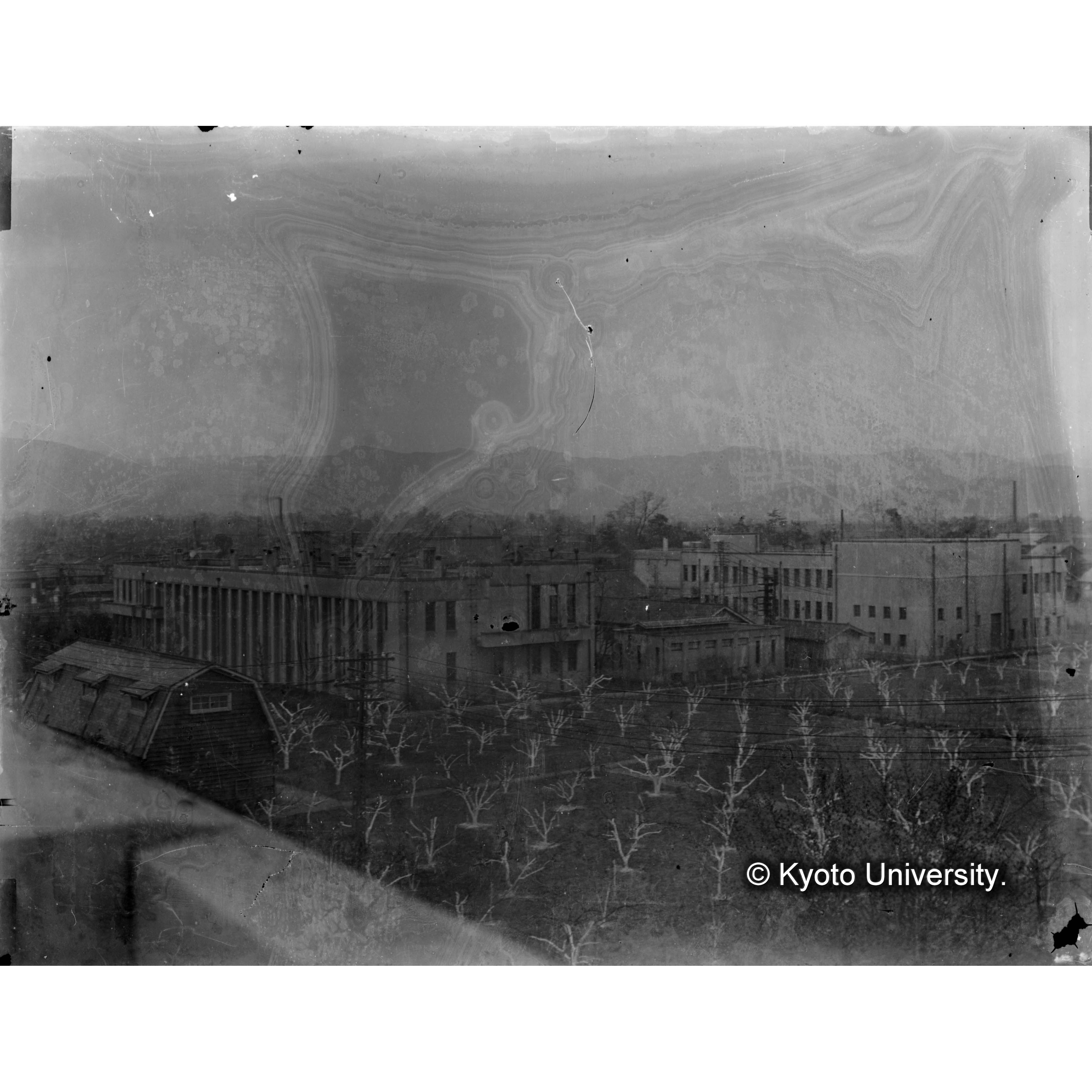 ＜不明：京大農学部の校舎と農場か＞ (1)