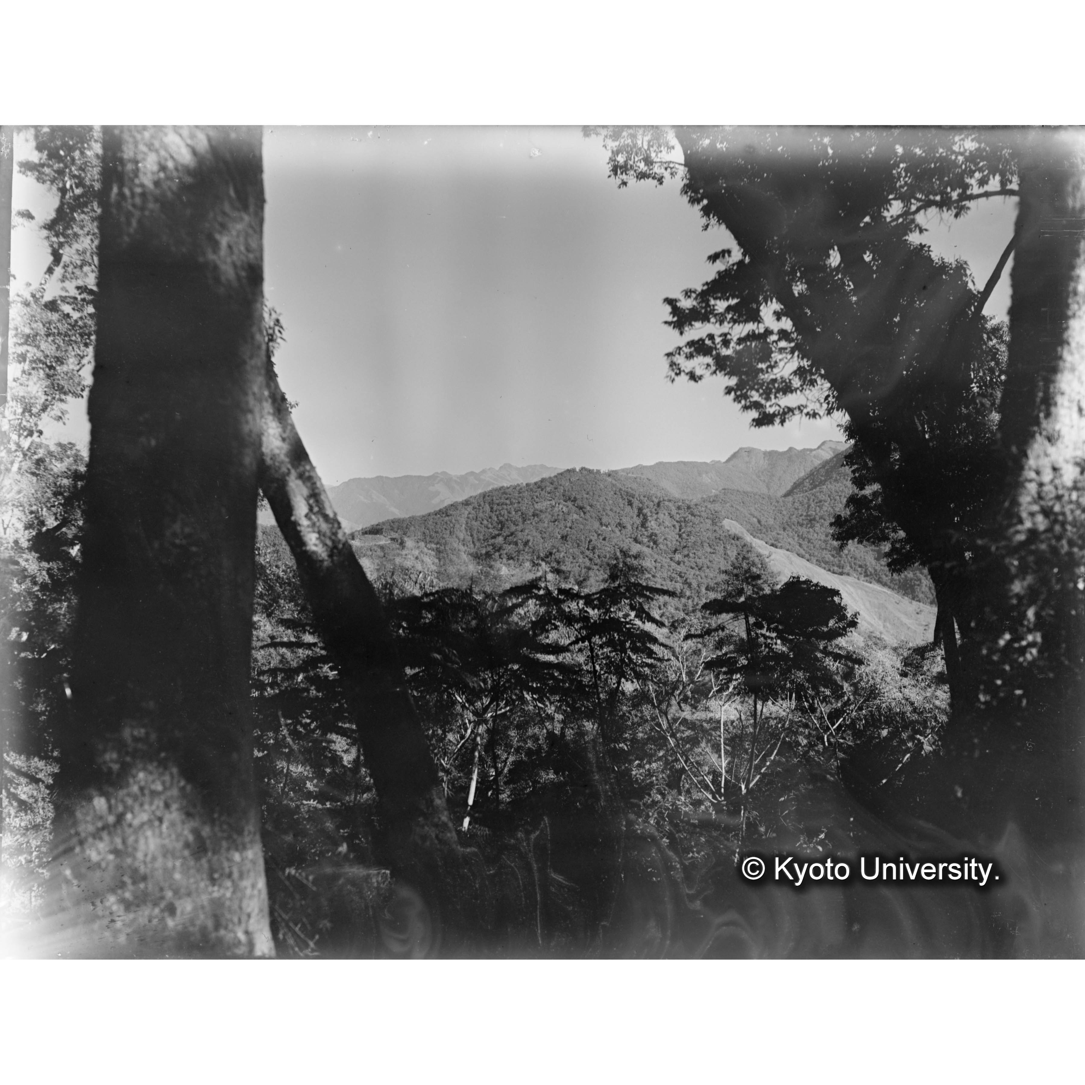 見附駐在所北方にて鶏南山北方の山を望む (1)