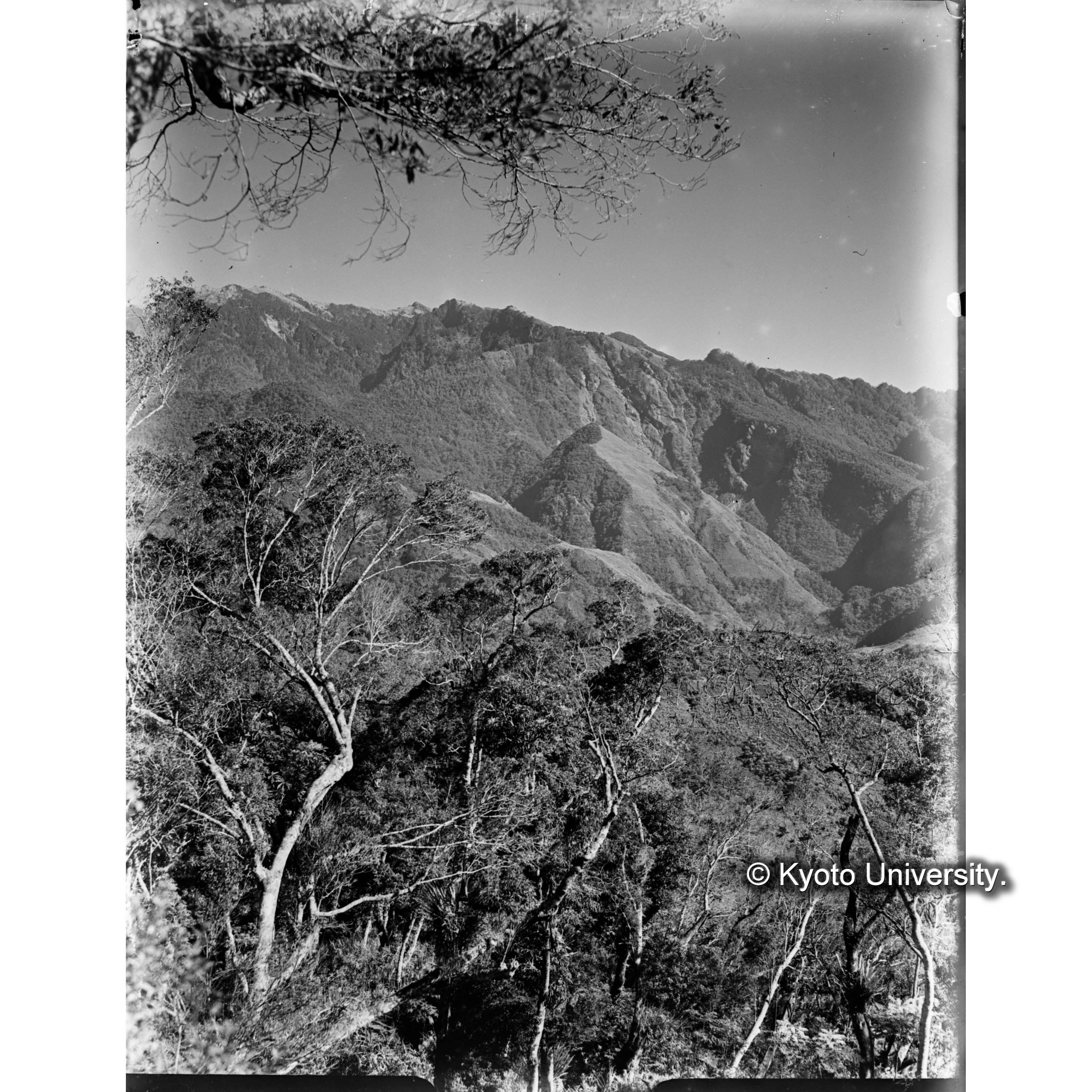 見附駐在所北方からみるバリサン社 (1)