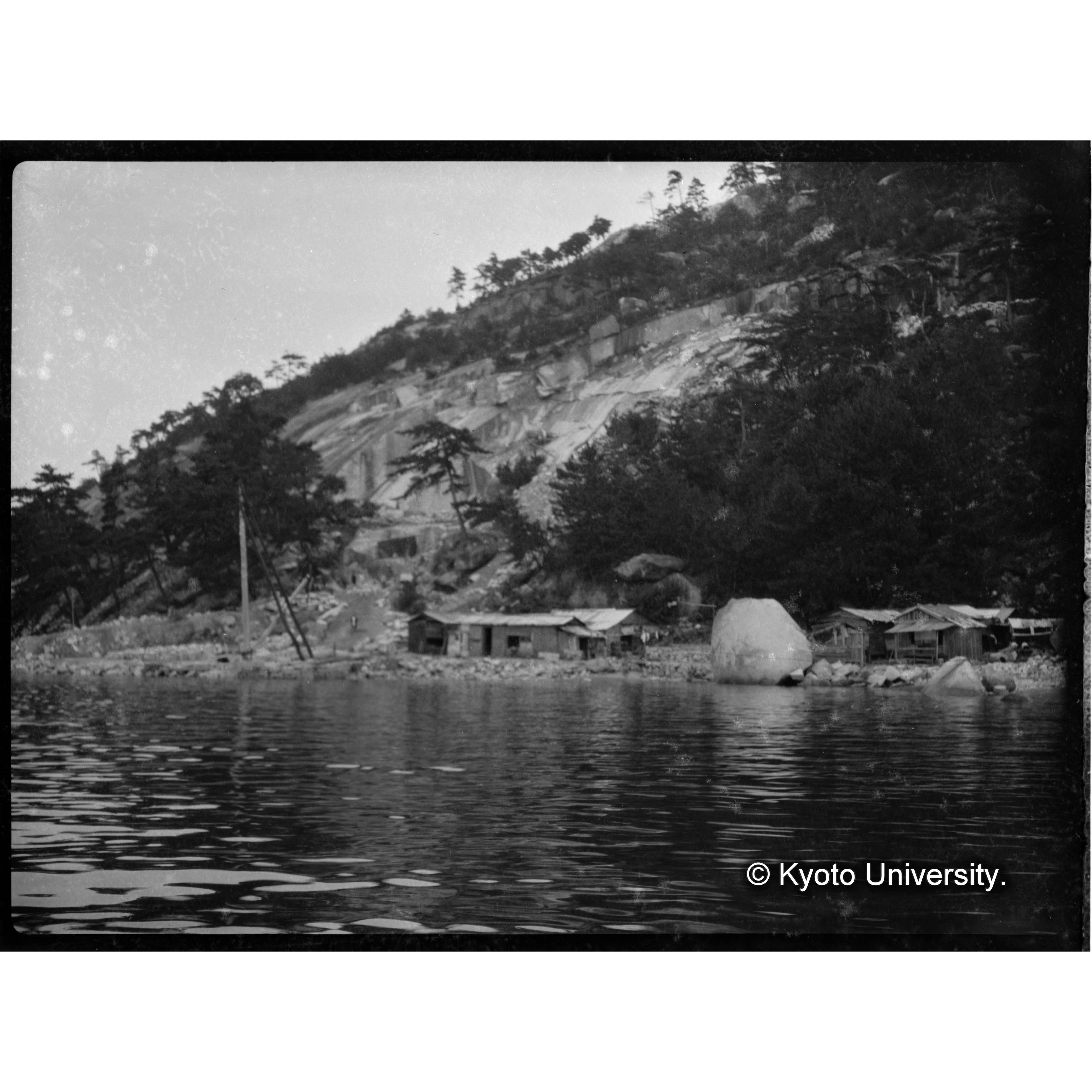 徳山黒髪島の石切場2 (1)