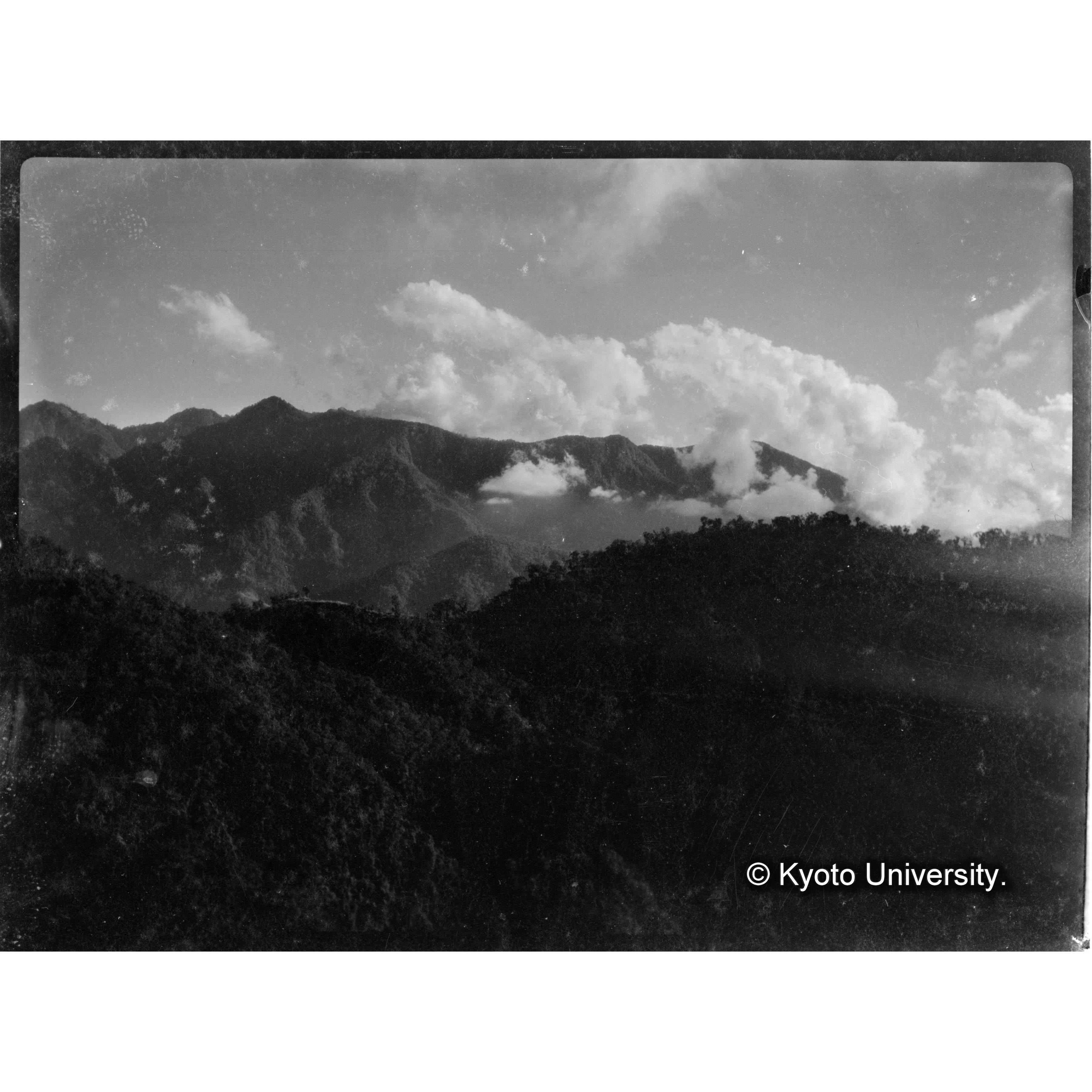 中心崙付近からみた卑南主山と南方の山 (1)