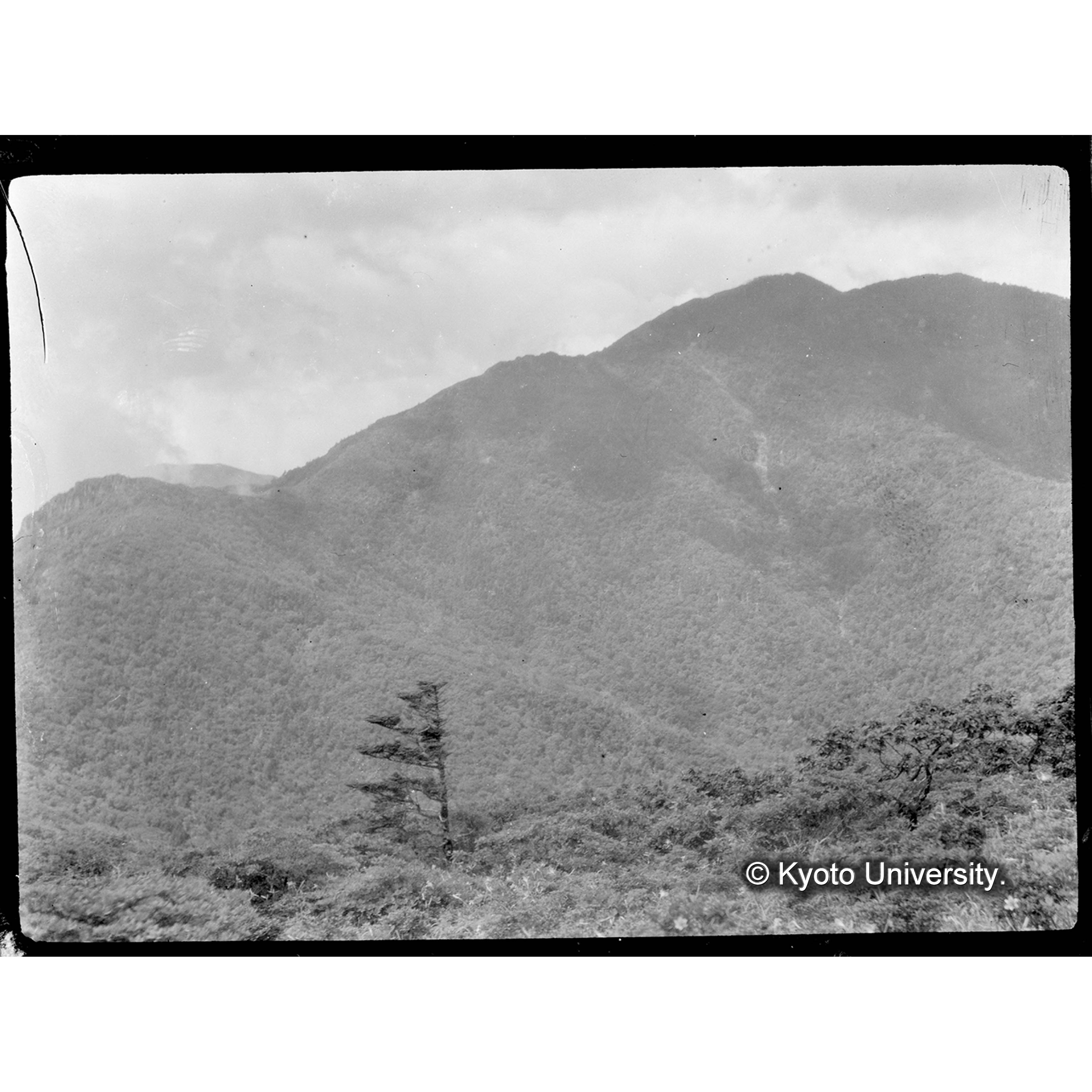 臥雲より見たる般若峰北面 (1)