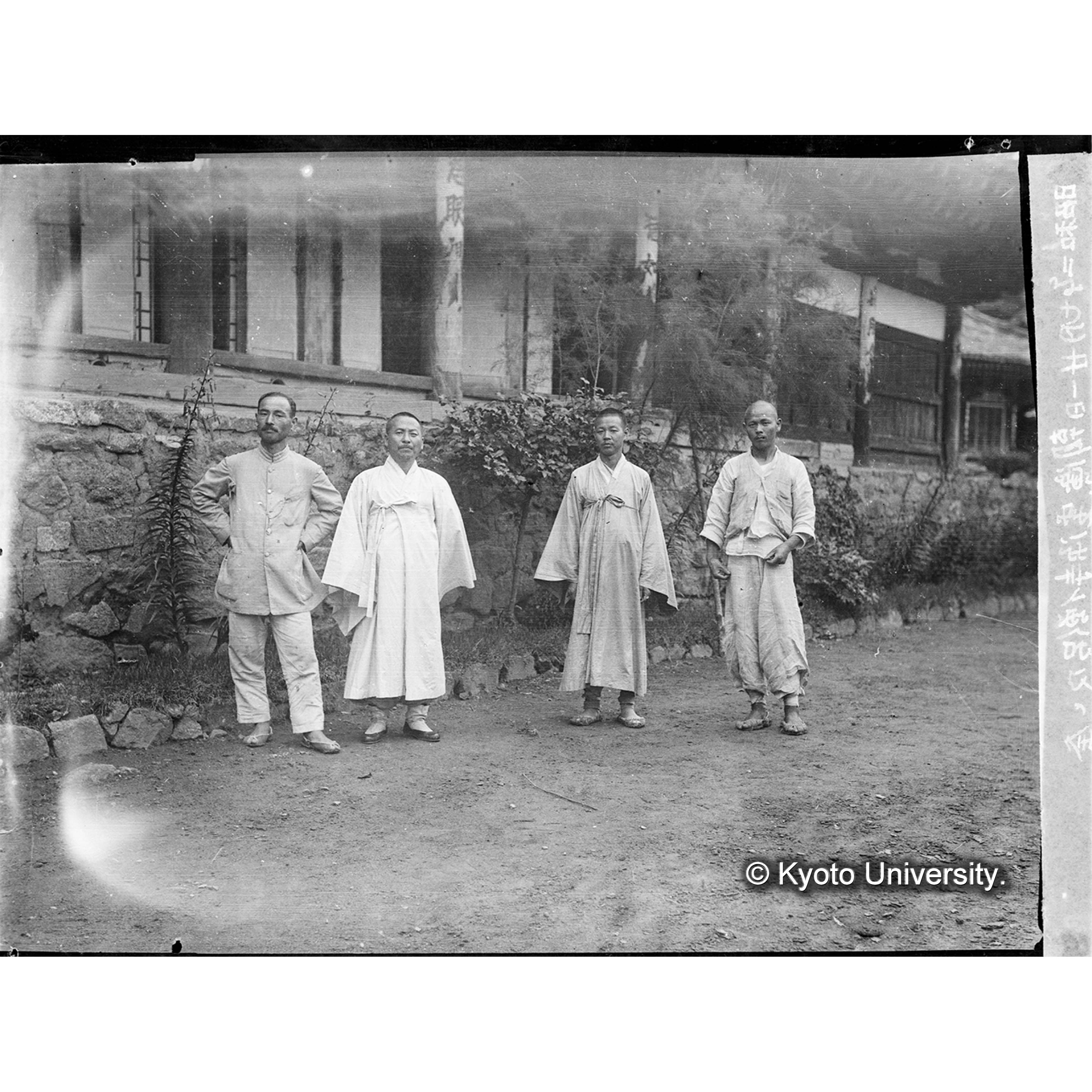 霊源寺僧侶?と余 (1)