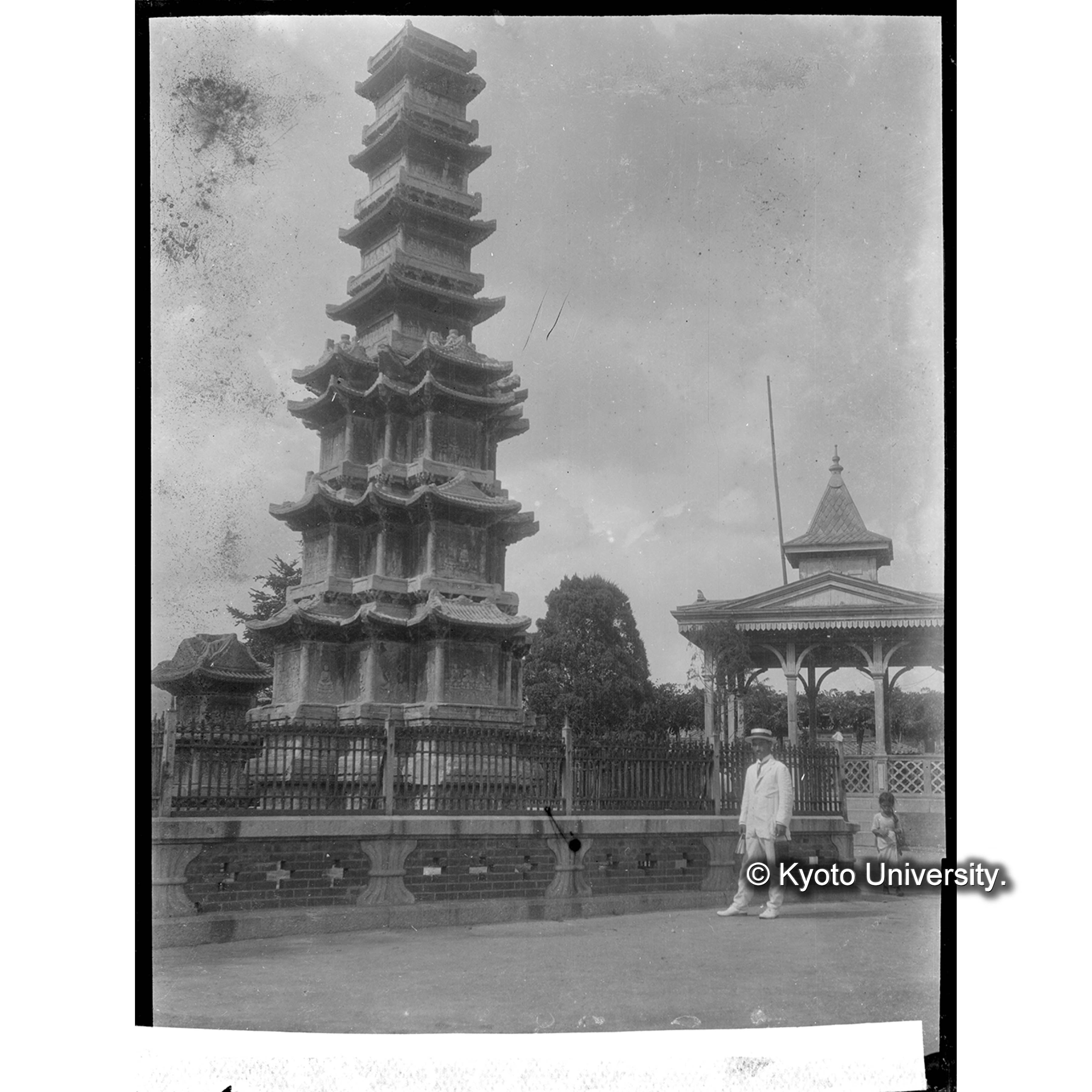 京城パコダ公園の塔 (1)