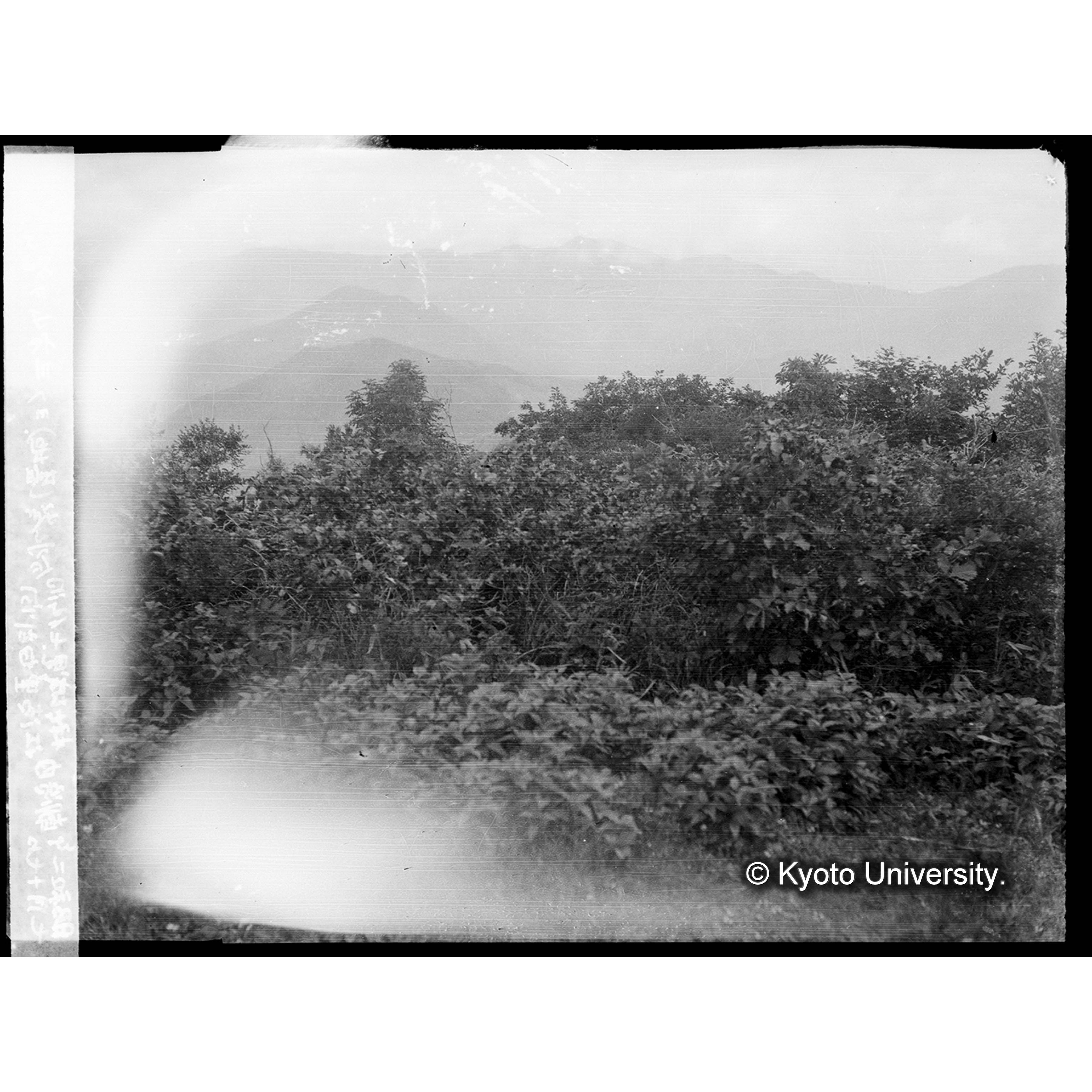 鍬城里七仙洞,江清里白武洞分水嶺(墓地)より三方山を望む (1)