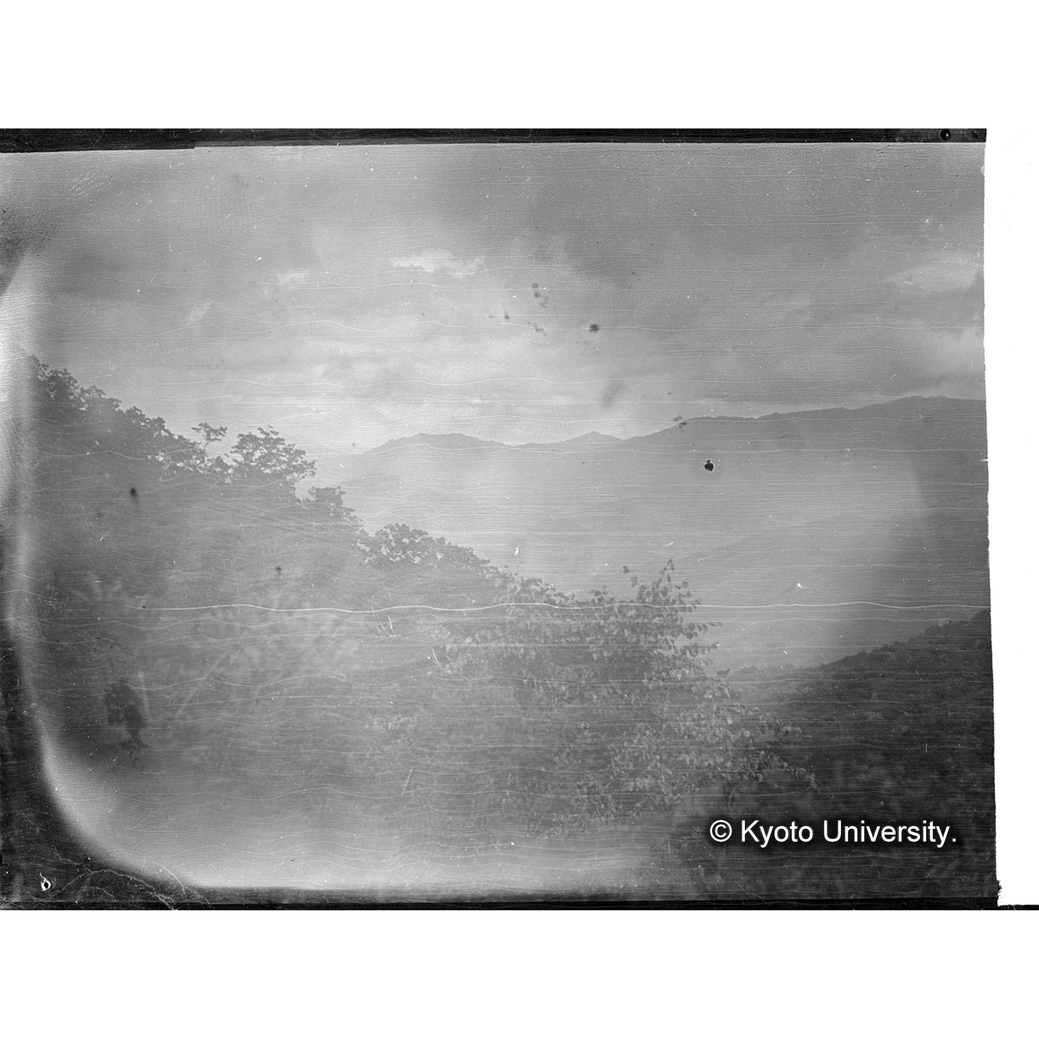 霊源峯より寺有林を経て上峯を望む (1)