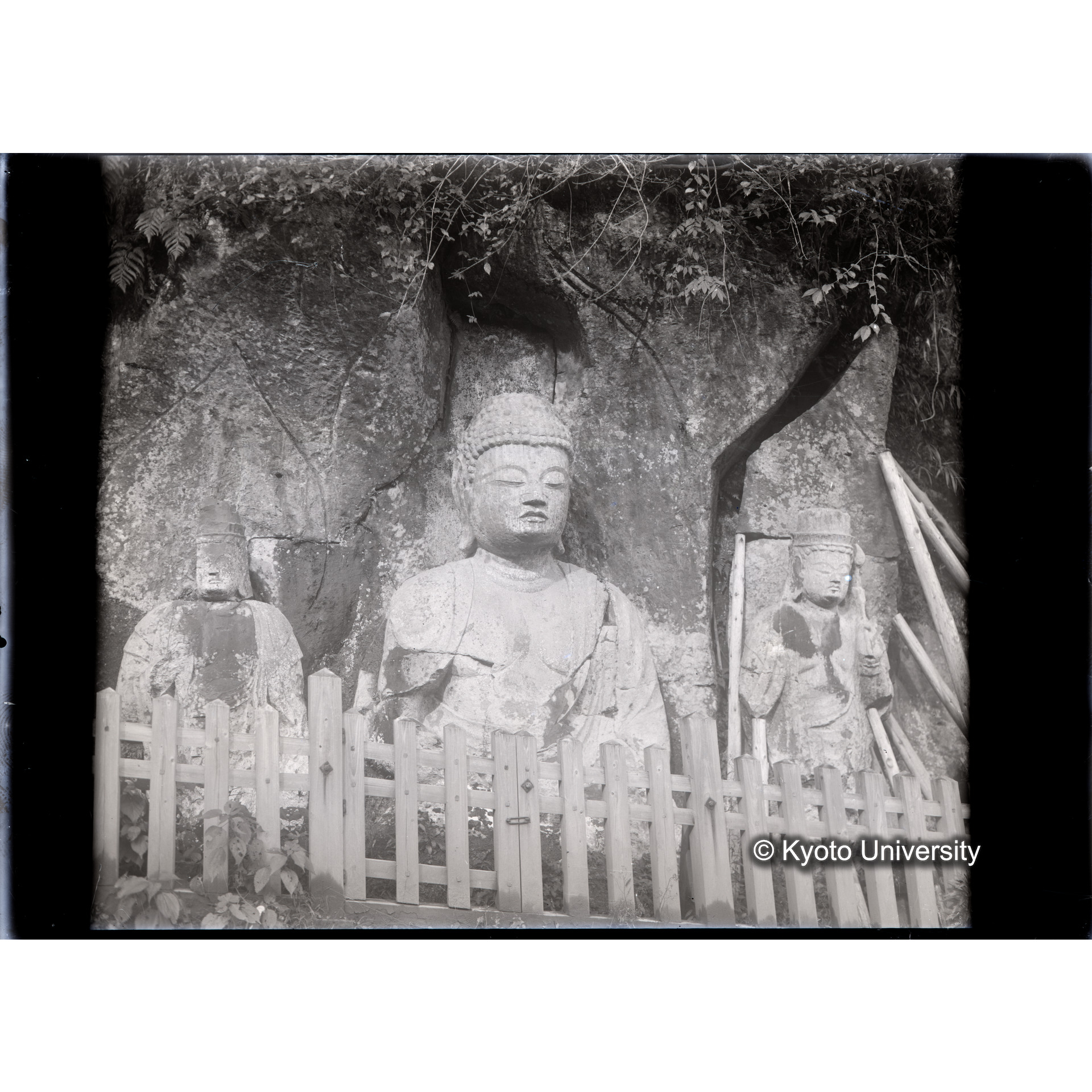 仏像（3体）　史蹟臼杵石仏 (1)