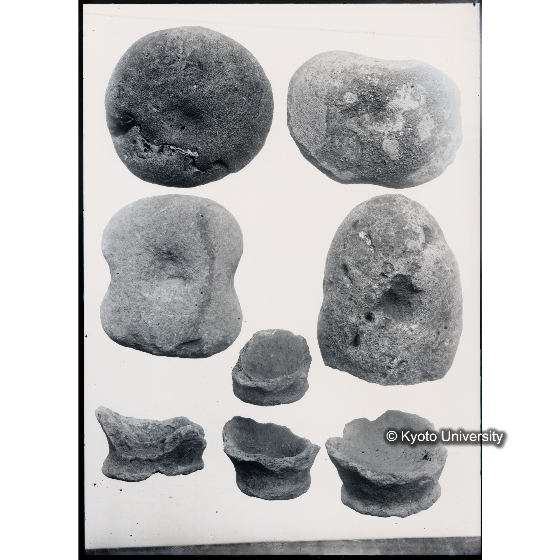 遺物（石槌　土器片） (1)