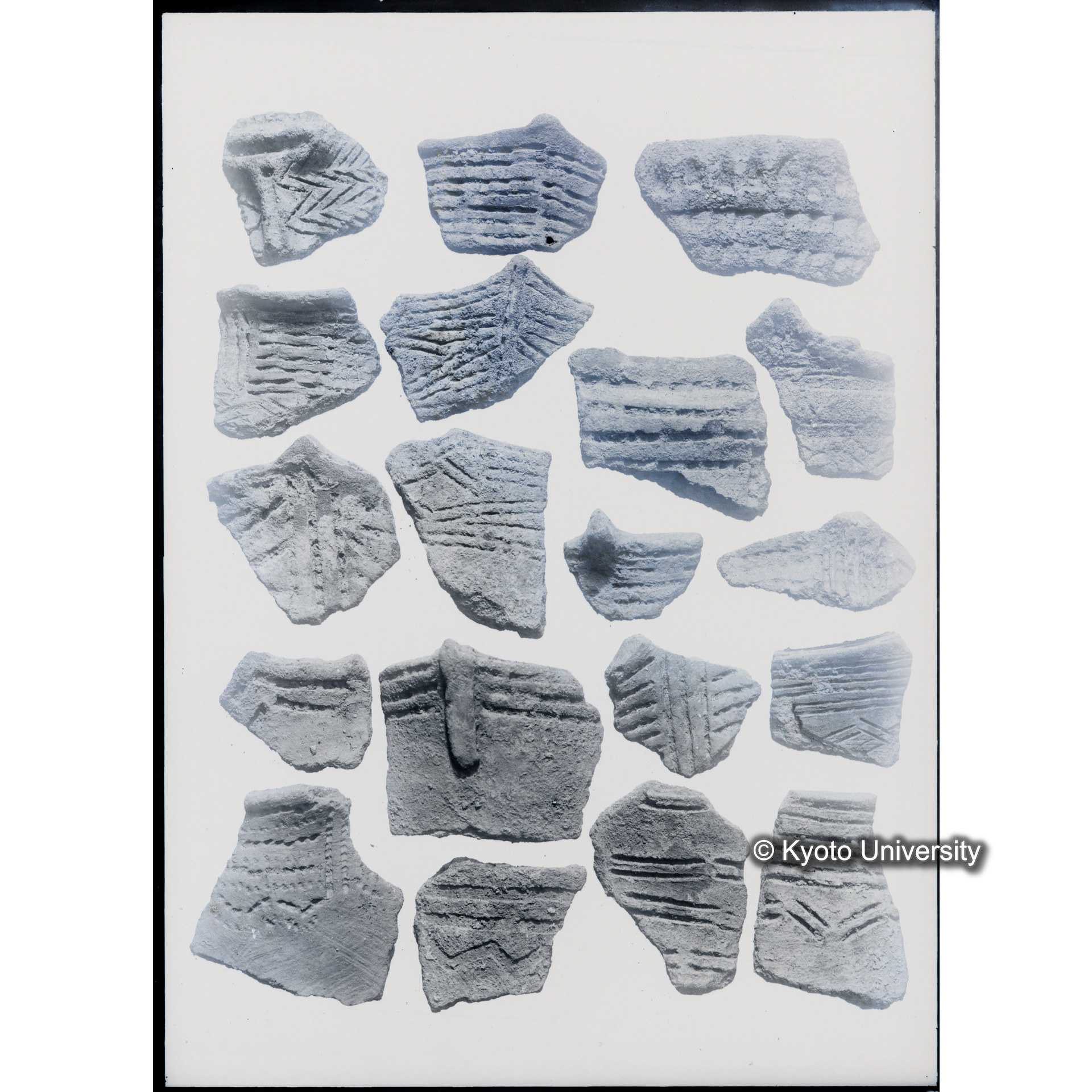 遺物（土器破片2） (1)