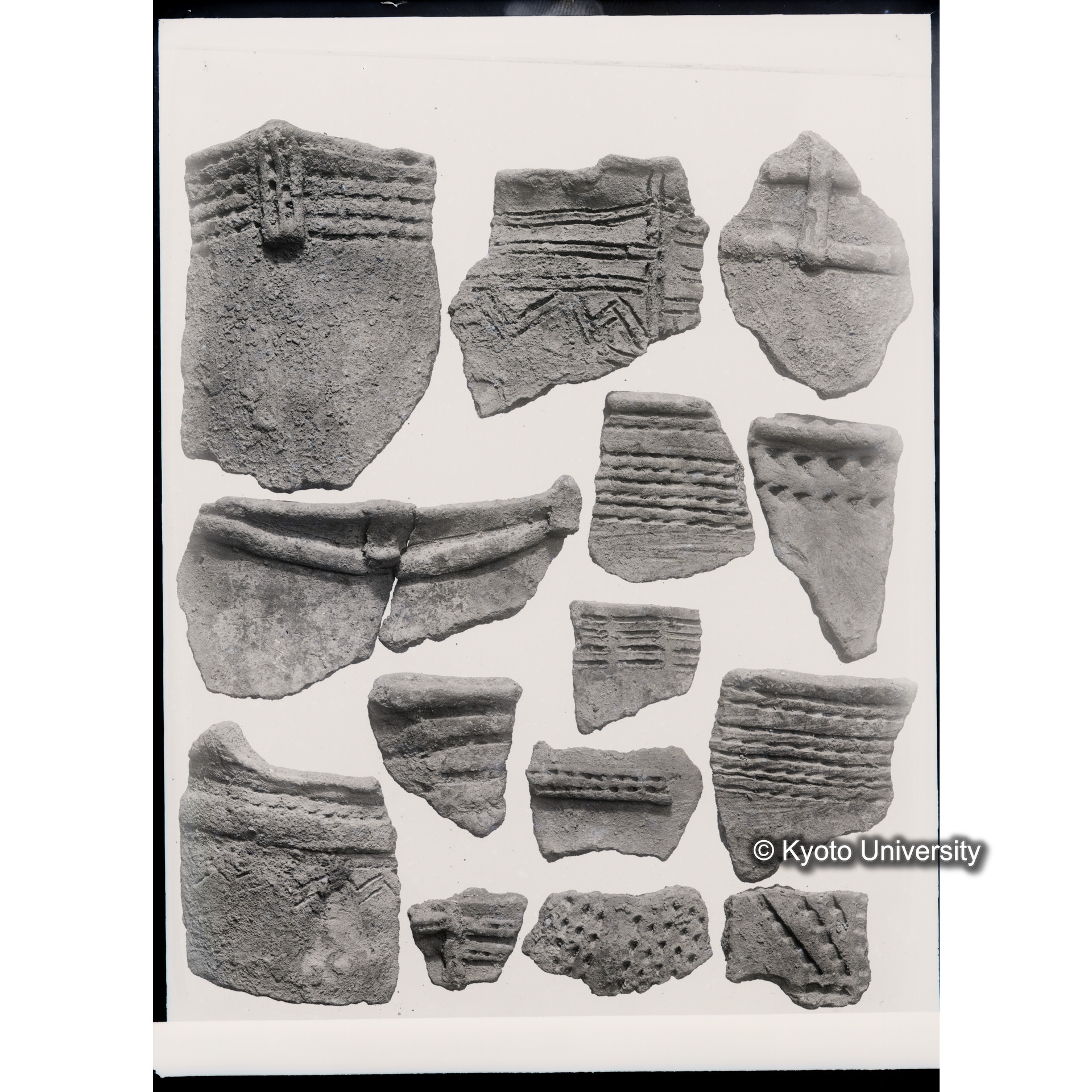 遺物（土器破片1） (1)