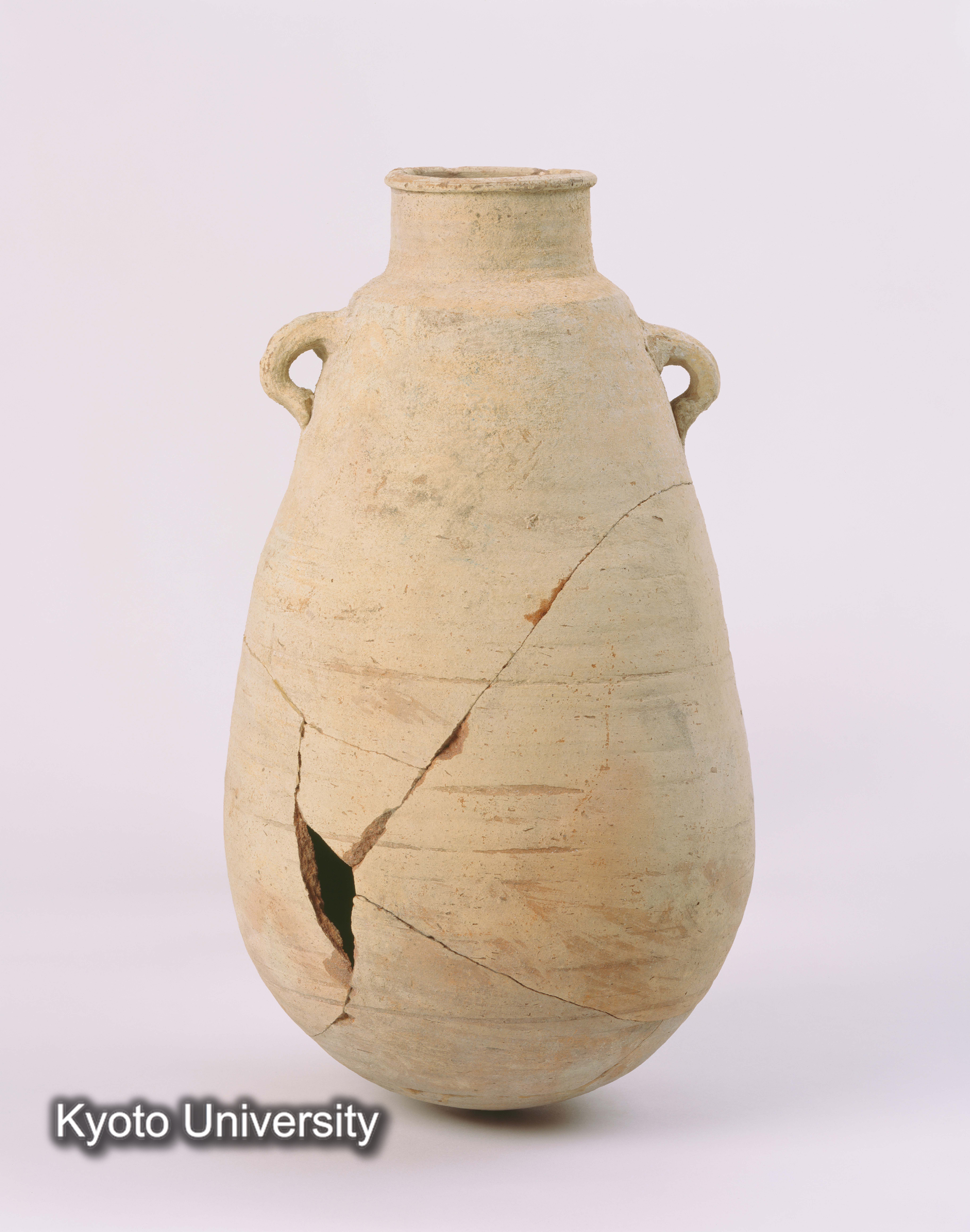 02-085_Pottery Vessels and Clay Objects029_p112-113 (1)