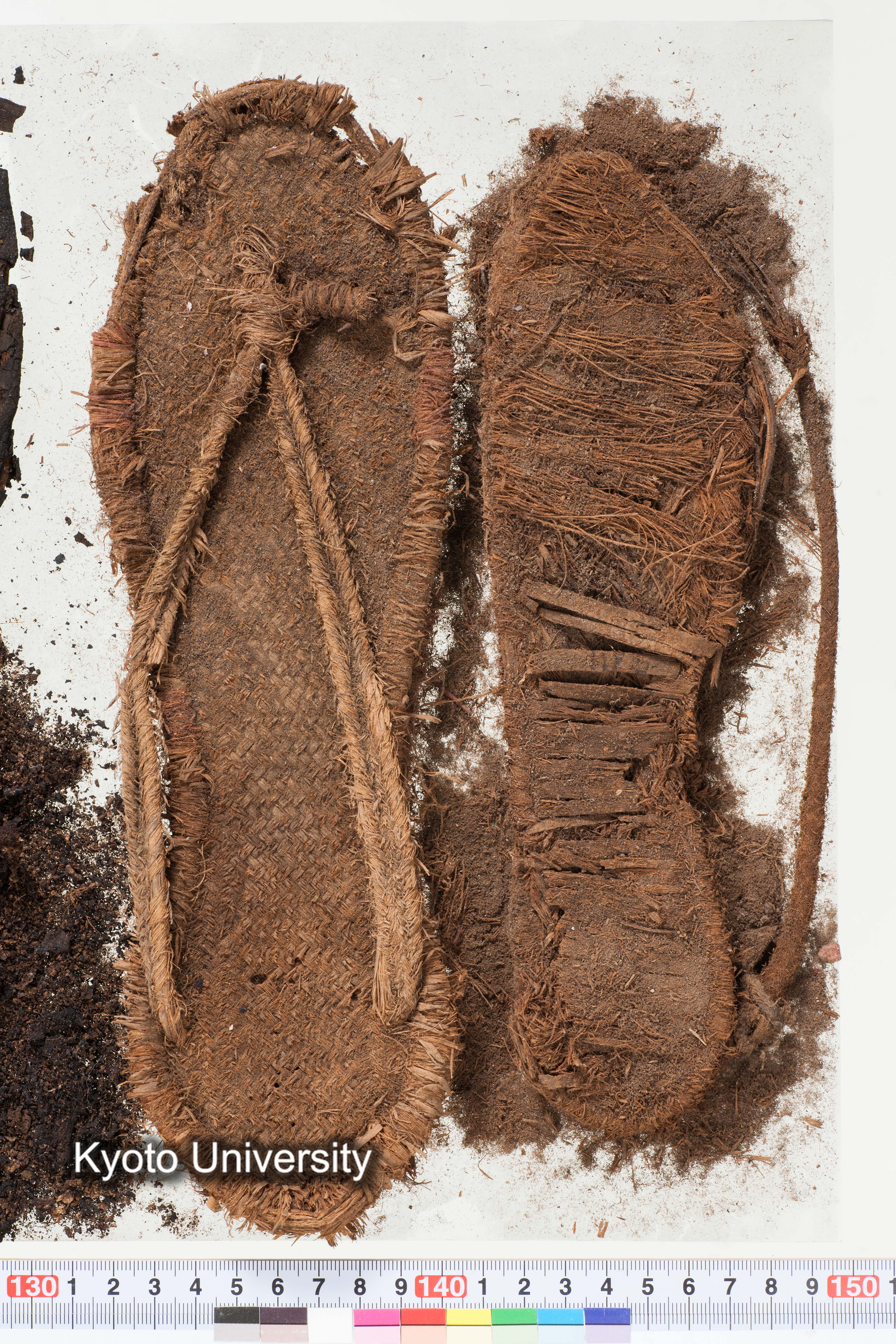 06-335_Textiles005_p143+145 (1)